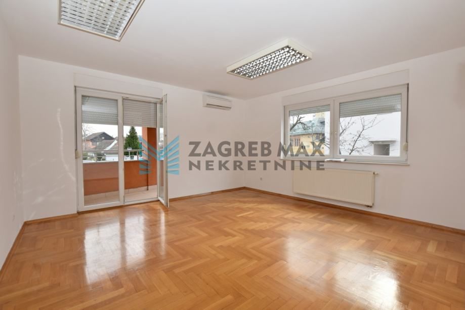Zagreb - ZAPREŠIĆ - V. Nazora, komforan 3-soban stan, prilagođen invalidima