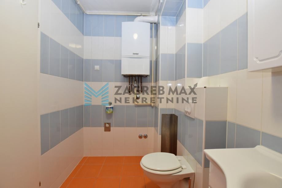 Zagreb - ZAPREŠIĆ - V. Nazora, komforan 3-soban stan, prilagođen invalidima