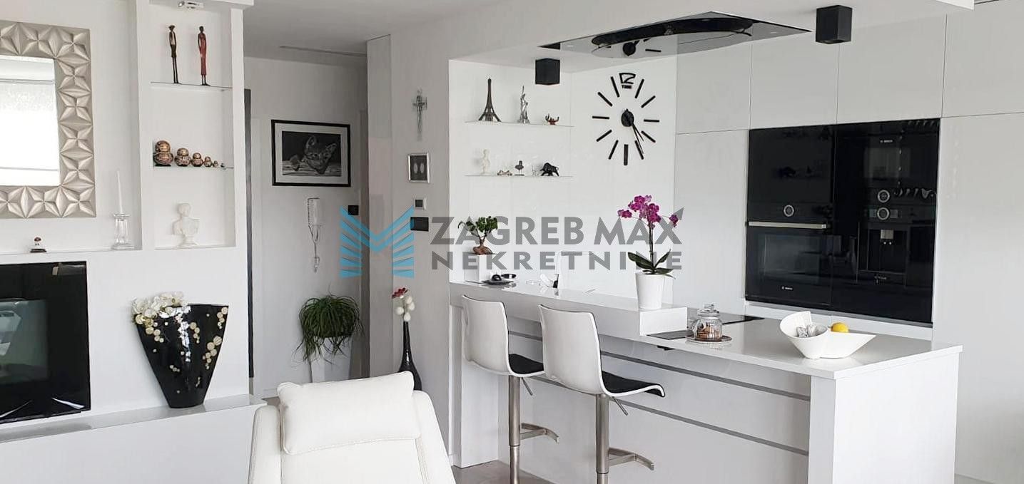 Zagreb - PREČKO - moderan 2-sobni stan, adaptiran, blizina hotela Antunović