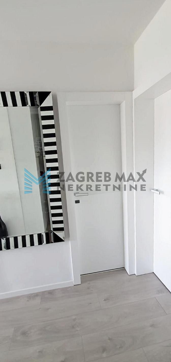 Zagreb - PREČKO - moderan 2-sobni stan, adaptiran, blizina hotela Antunović