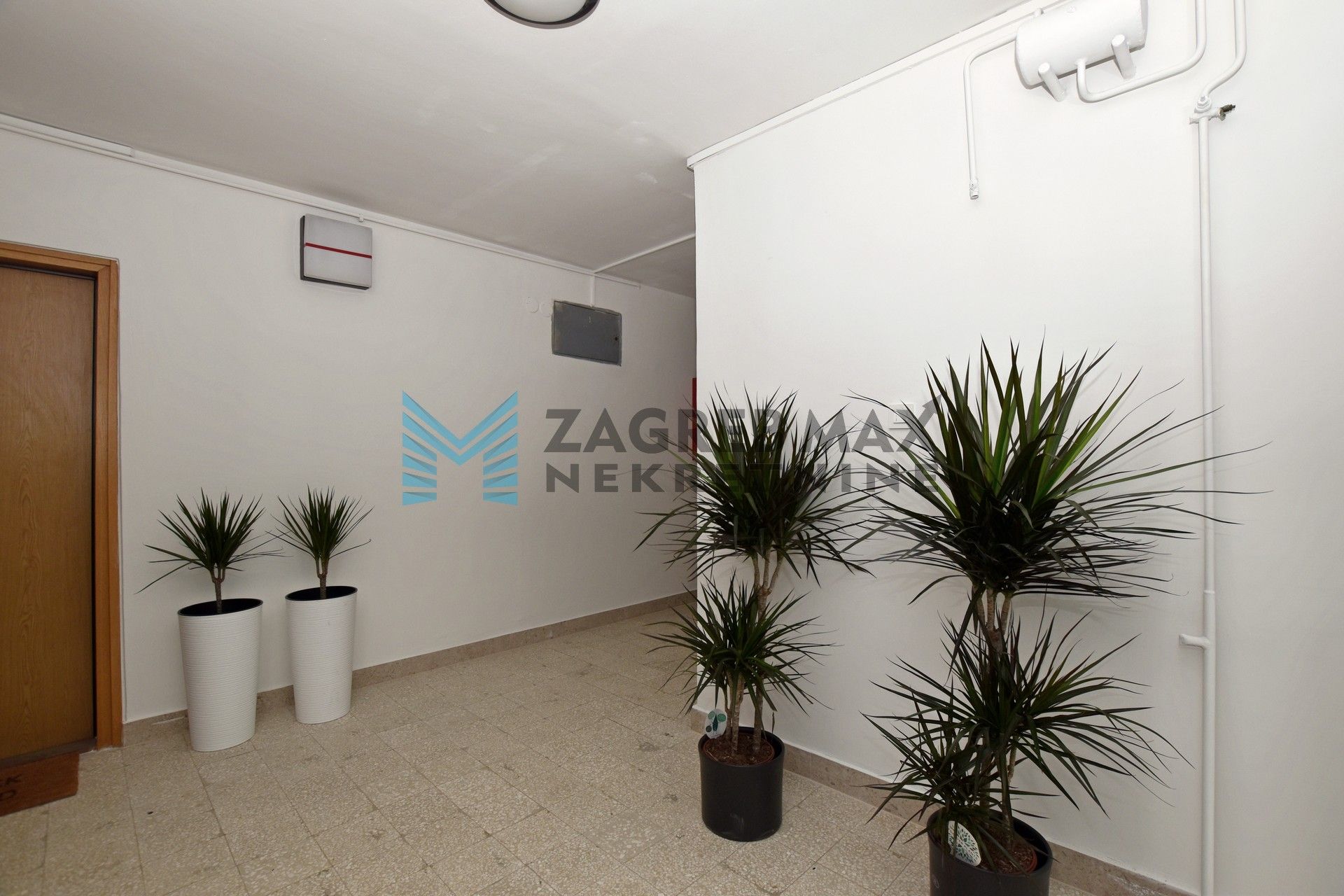 Zagreb - BOLNIČKA CESTA - 4 sobni, novo adaptiran, odmah useljiv, BEZ PROVIZIJE