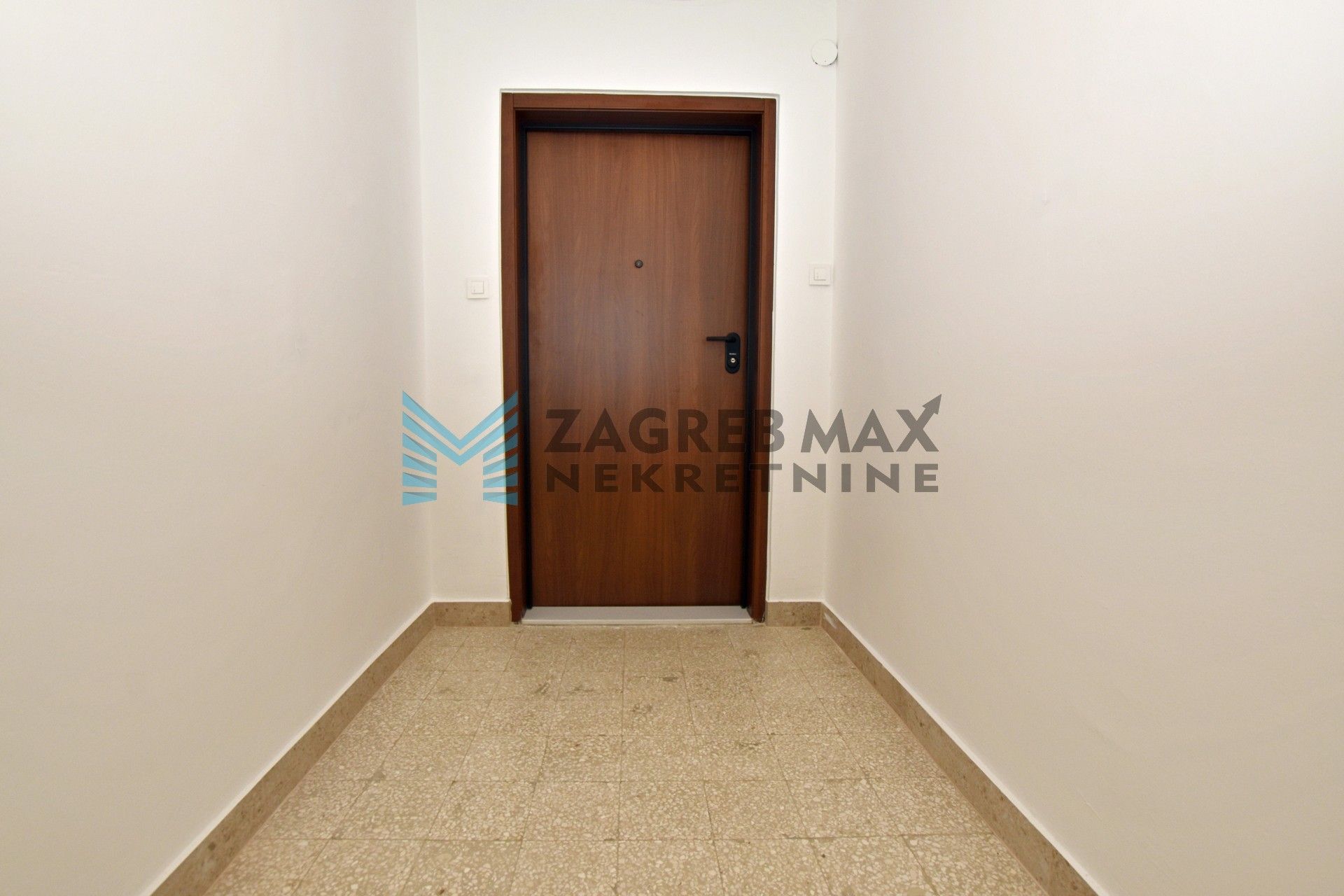 Zagreb - BOLNIČKA CESTA - 4 sobni, novo adaptiran, odmah useljiv, BEZ PROVIZIJE