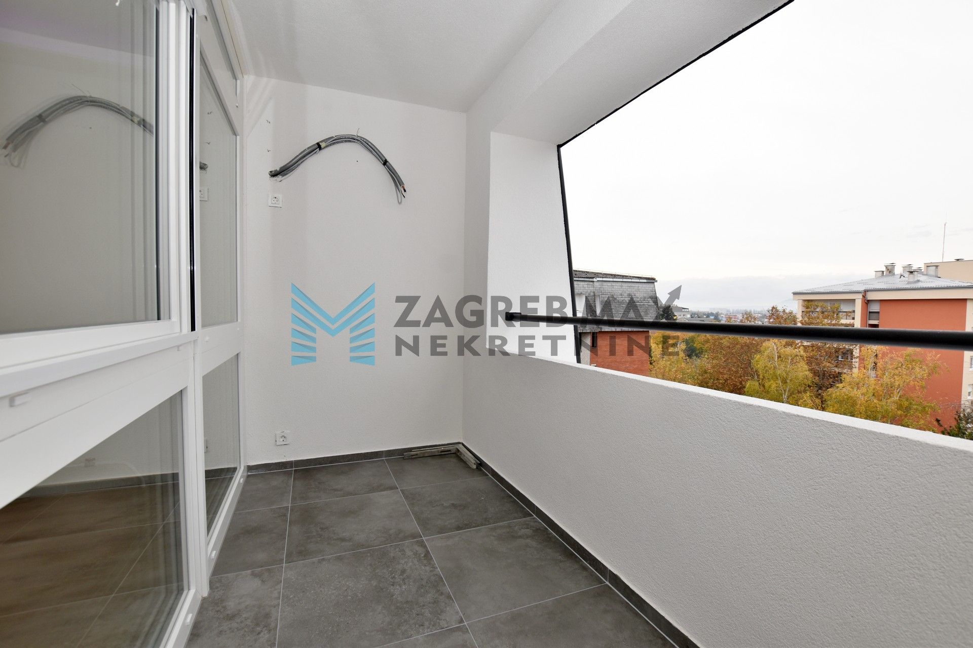 Zagreb - BOLNIČKA CESTA - 4 sobni, novo adaptiran, odmah useljiv, BEZ PROVIZIJE