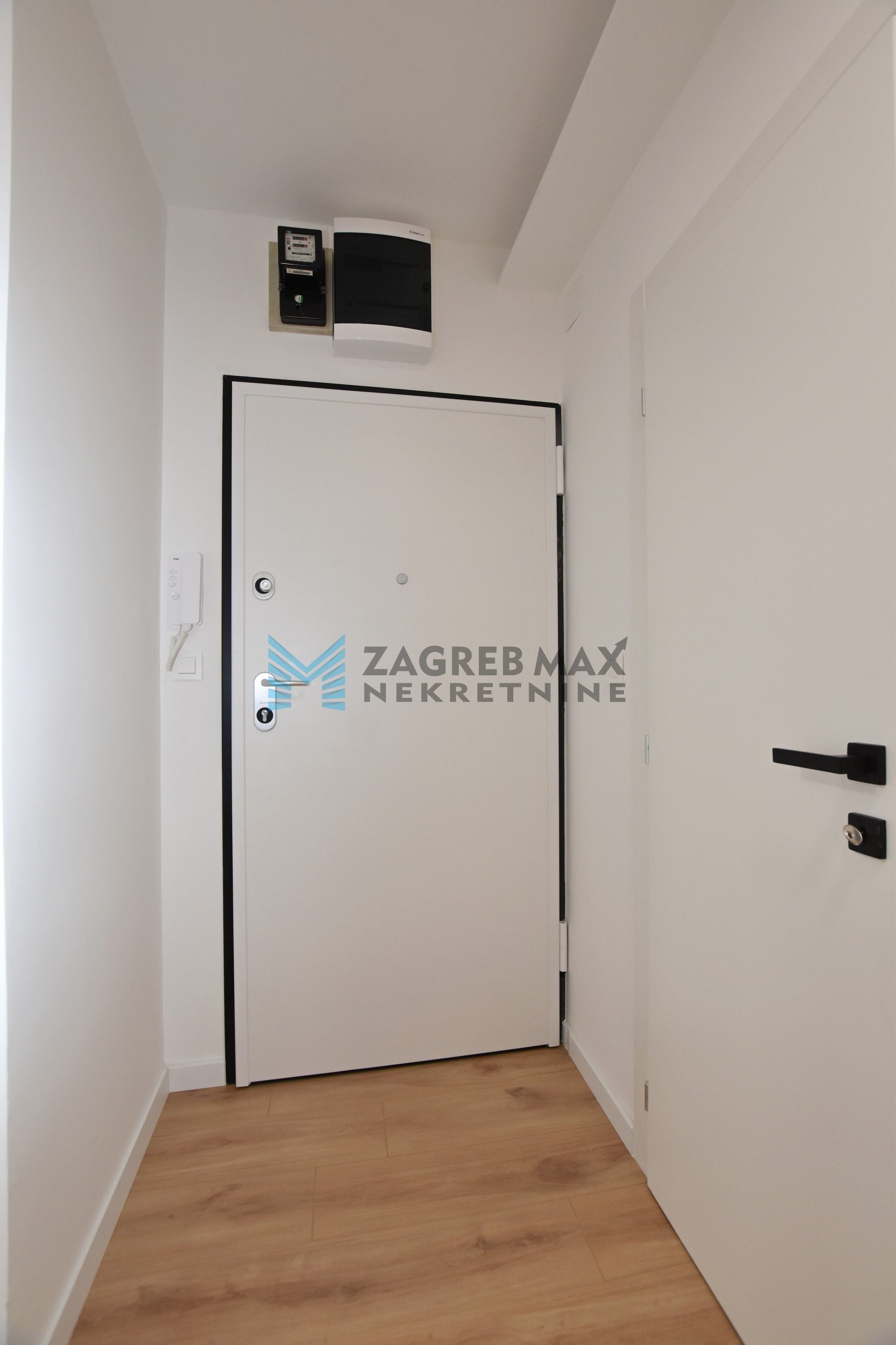 Zagreb - BOLNIČKA CESTA - 4 sobni, novo adaptiran, odmah useljiv, BEZ PROVIZIJE