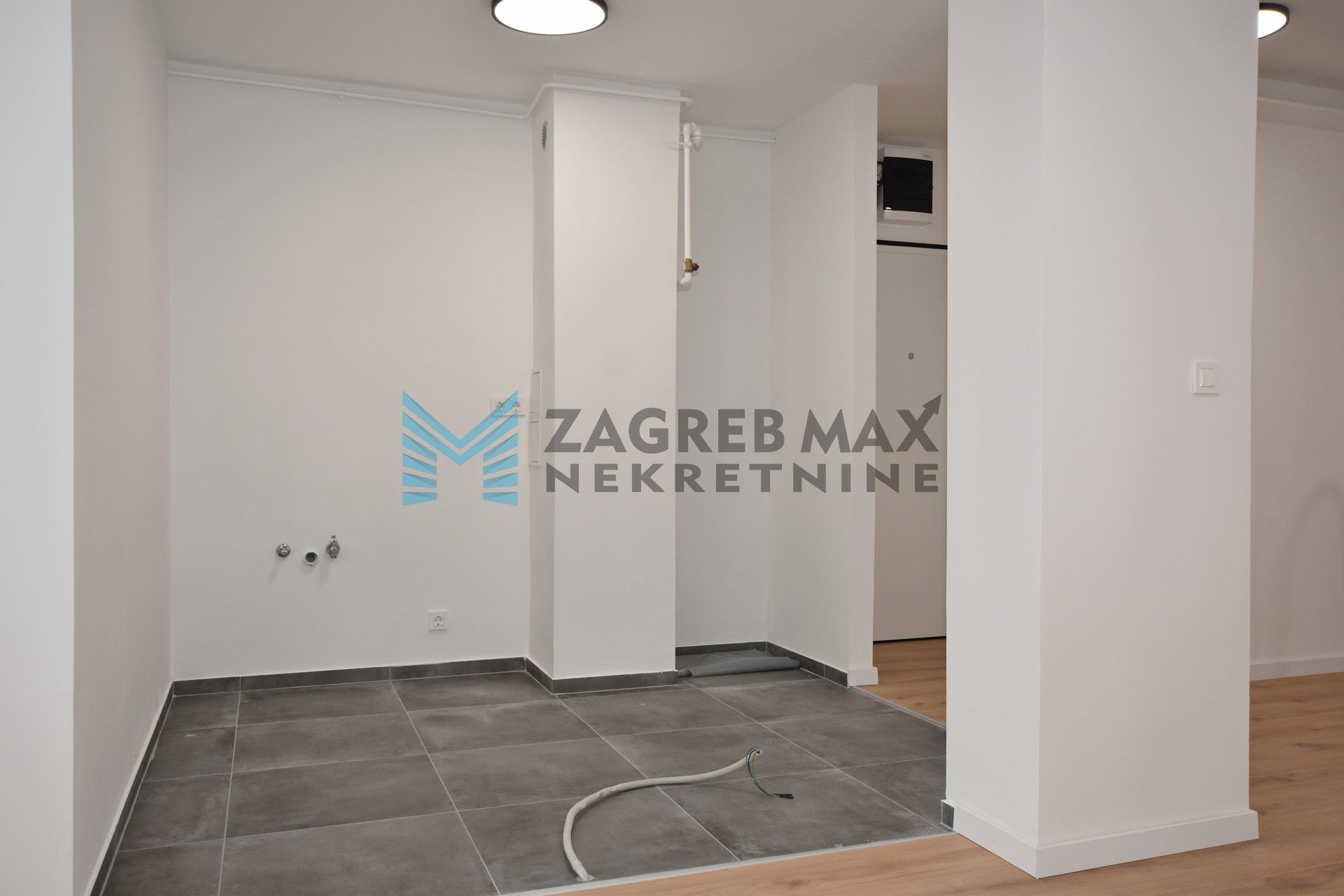 Zagreb - BOLNIČKA CESTA - 4 sobni, novo adaptiran, odmah useljiv, BEZ PROVIZIJE