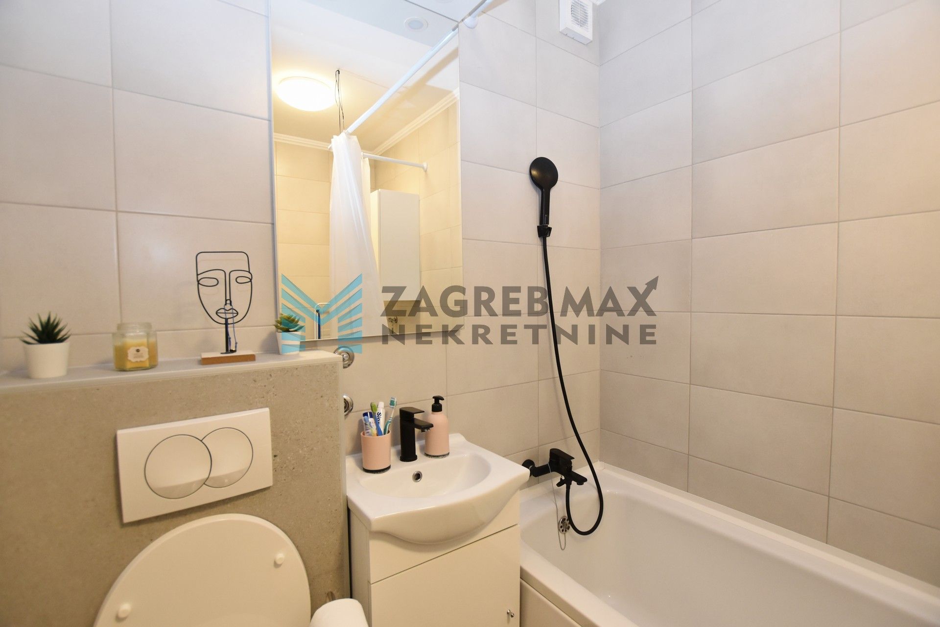 Zagreb - VRBANI – komforan, 2-sobni stan, blizina Jaruna