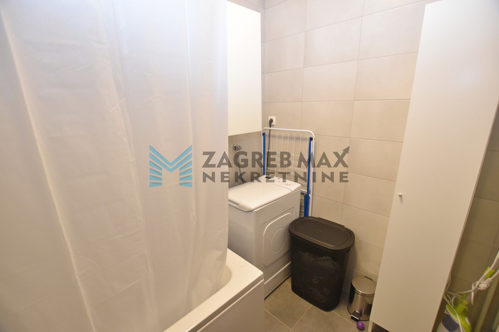 Zagreb - VRBANI – komforan, 2-sobni stan, blizina Jaruna