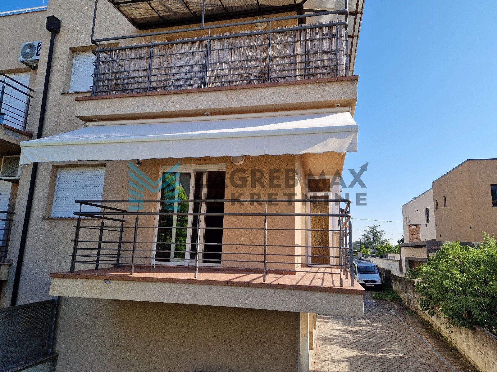 Zagreb - GORNJI BUKOVAC - moderan, 4-sob. stan, odmah useljiv, BEZ PROVIZIJE