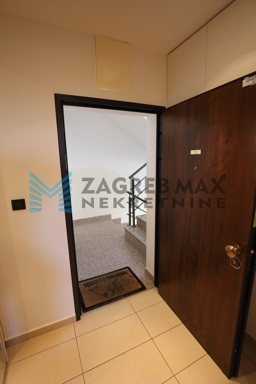 Zagreb - GORNJI BUKOVAC - moderan, 4-sob. stan, odmah useljiv, BEZ PROVIZIJE