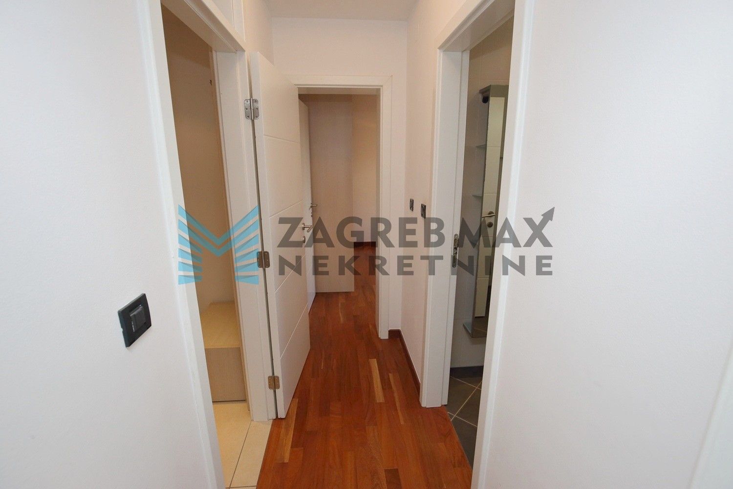 Zagreb - GORNJI BUKOVAC - moderan, 4-sob. stan, odmah useljiv, BEZ PROVIZIJE