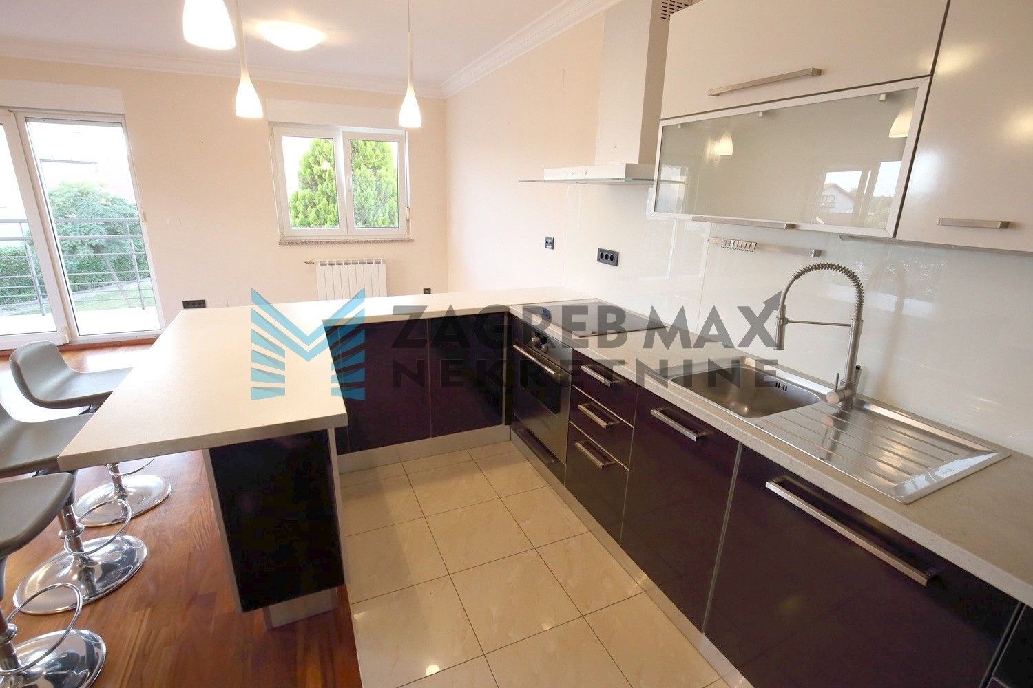 Zagreb - GORNJI BUKOVAC - moderan, 4-sob. stan, odmah useljiv, BEZ PROVIZIJE