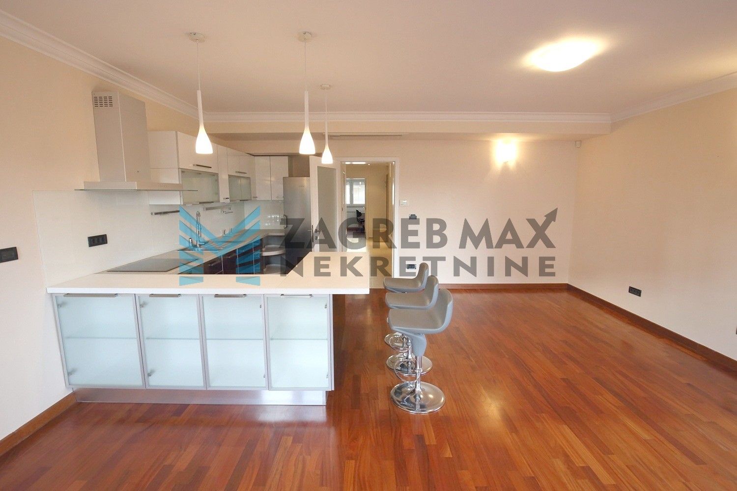 Zagreb - GORNJI BUKOVAC - moderan, 4-sob. stan, odmah useljiv, BEZ PROVIZIJE