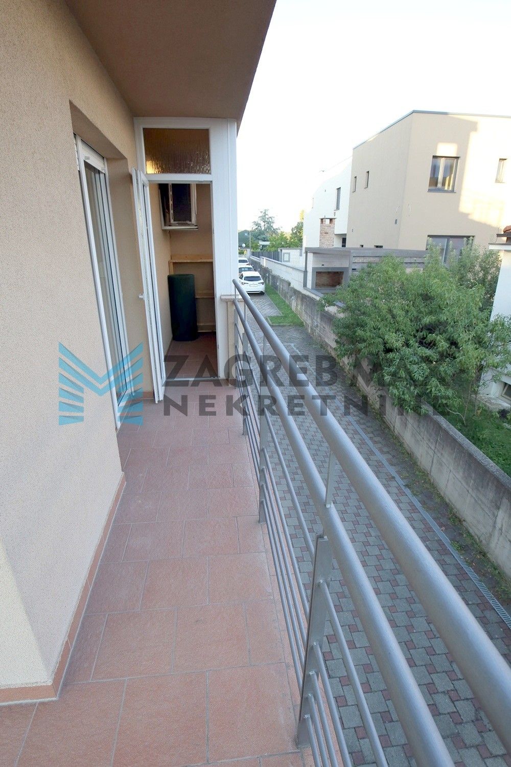 Zagreb - GORNJI BUKOVAC - moderan, 4-sob. stan, odmah useljiv, BEZ PROVIZIJE