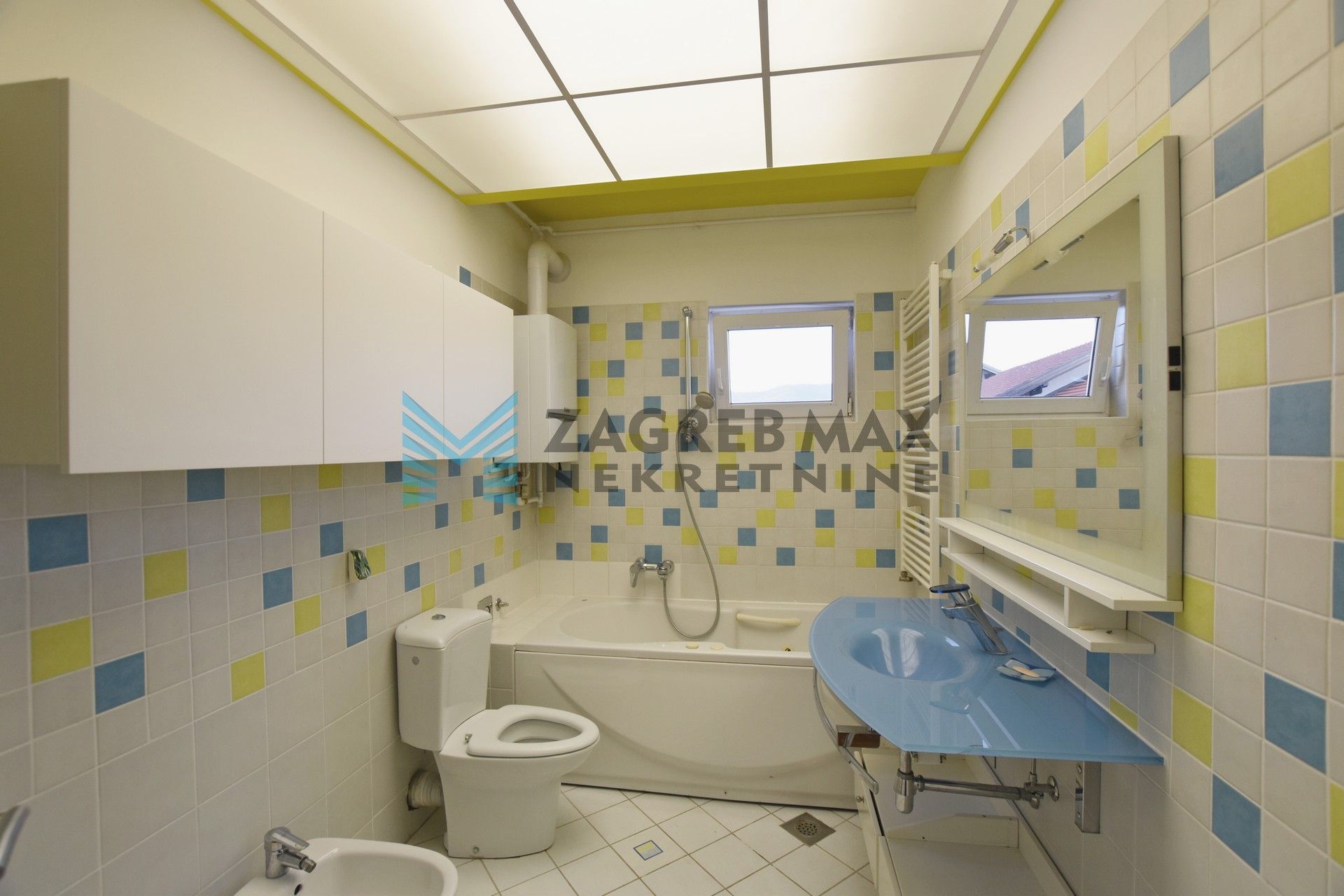 Zagreb - BUKOVAC - odličan 3-sobni, s pogledom, odmah useljiv, bez provizije