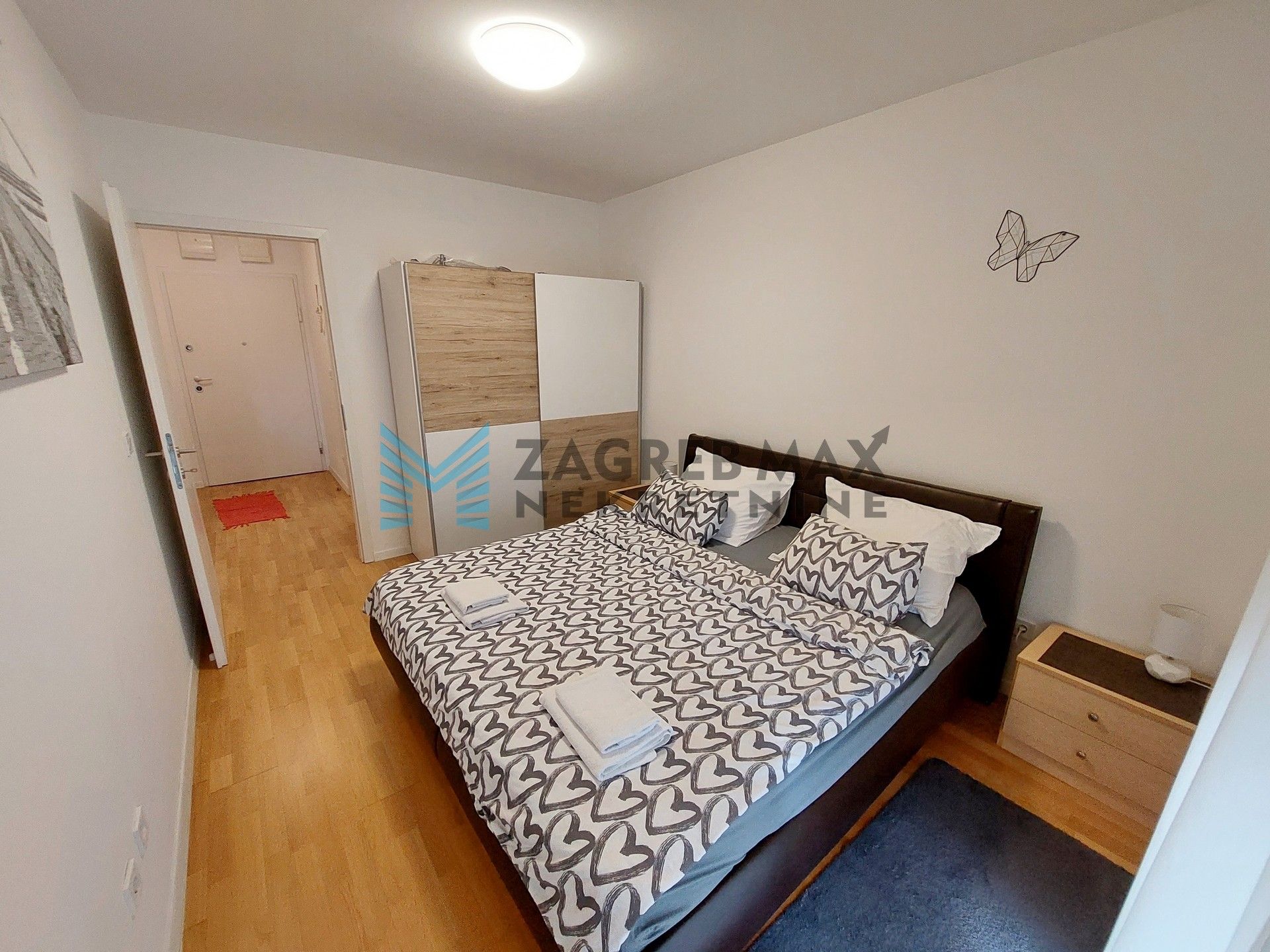 Zagreb - ZAPRUĐE - prostran 2-sobni, odmah useljiv, blizina Bundeka