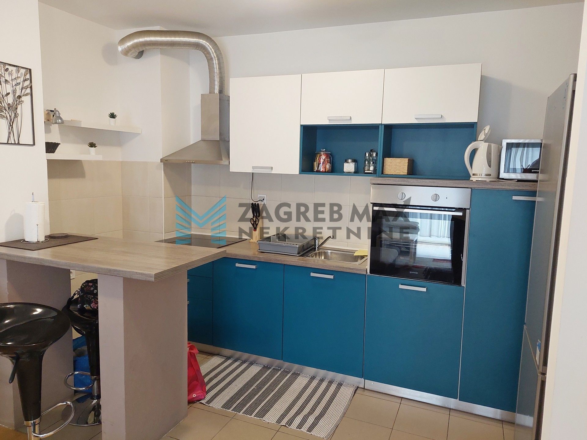 Zagreb - ZAPRUĐE - prostran 2-sobni, odmah useljiv, blizina Bundeka