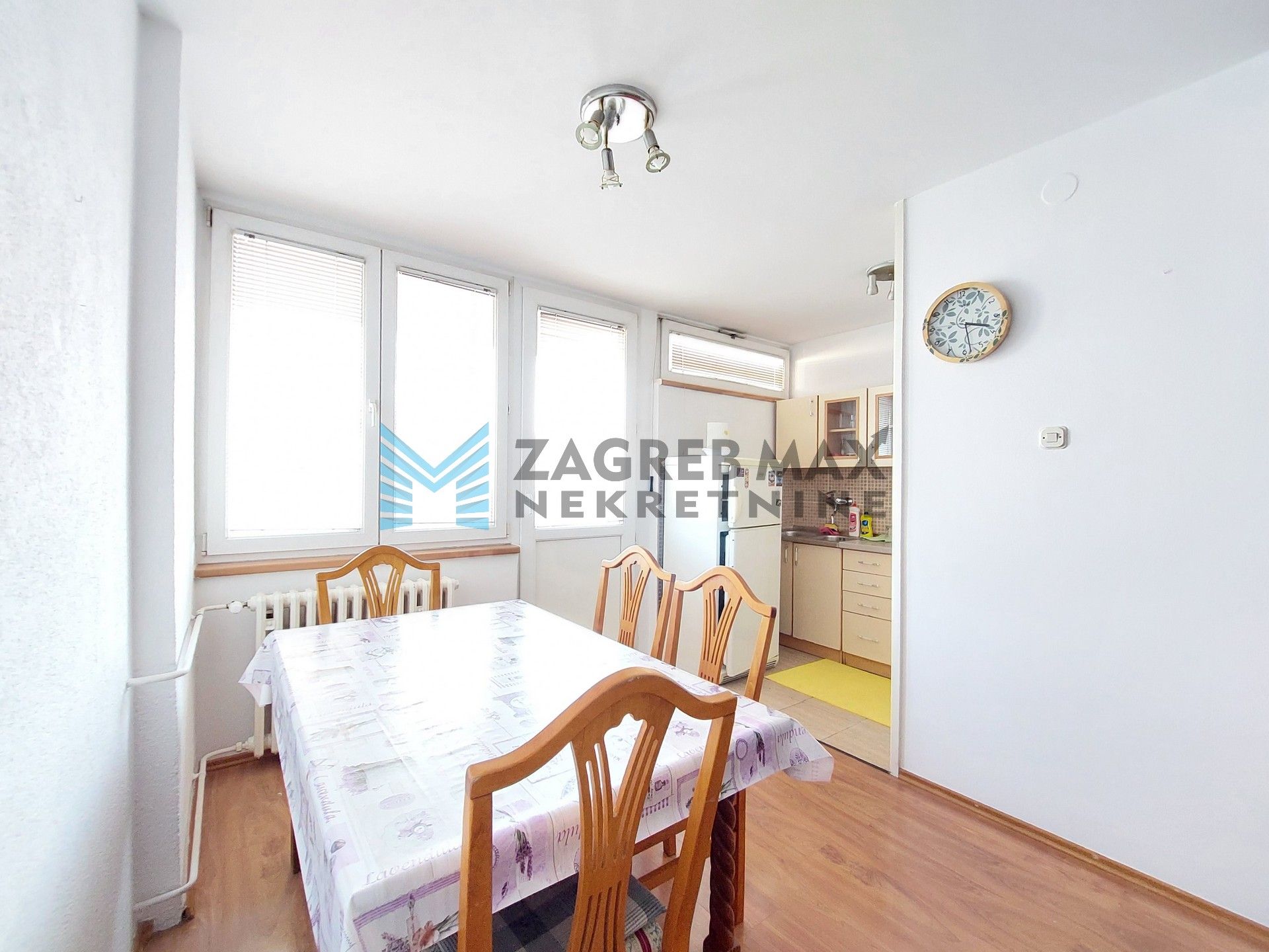 Zagreb - SAVICA - Gruška neboder – komforan, 2-sobni, lođa, odmah useljiv