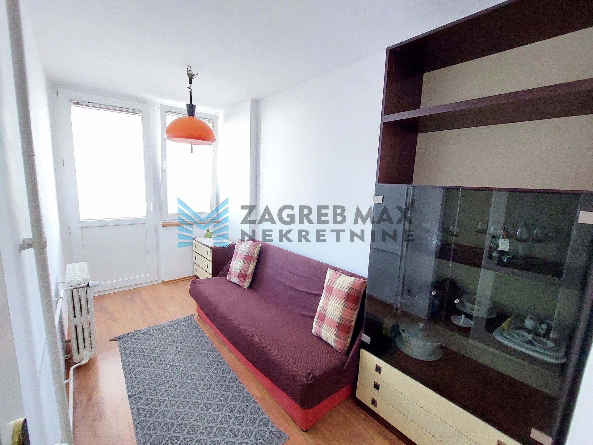 Zagreb - SAVICA - Gruška neboder – komforan, 2-sobni, lođa, odmah useljiv