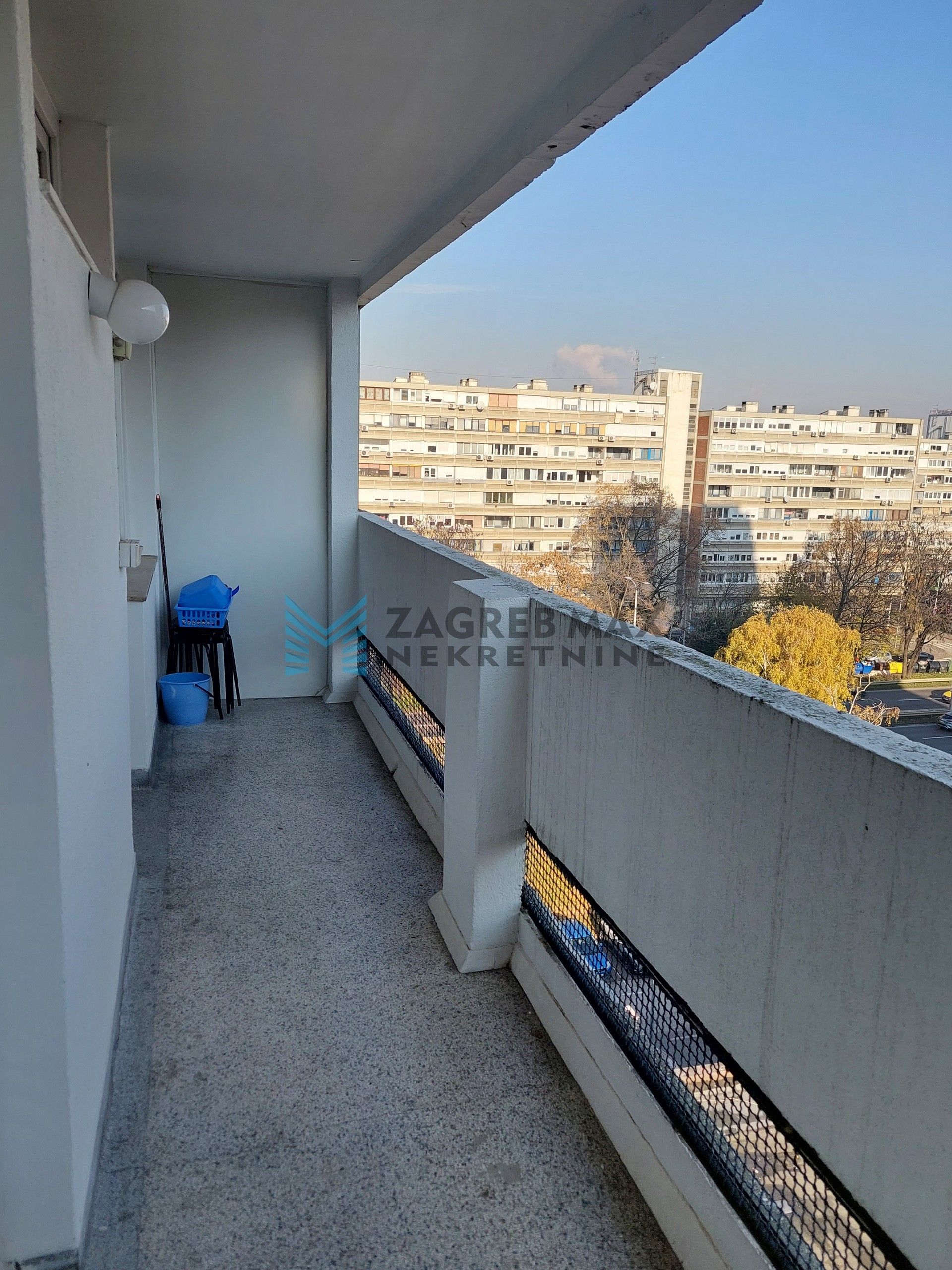 Zagreb - SAVICA - Gruška neboder – komforan, 2-sobni, lođa, odmah useljiv