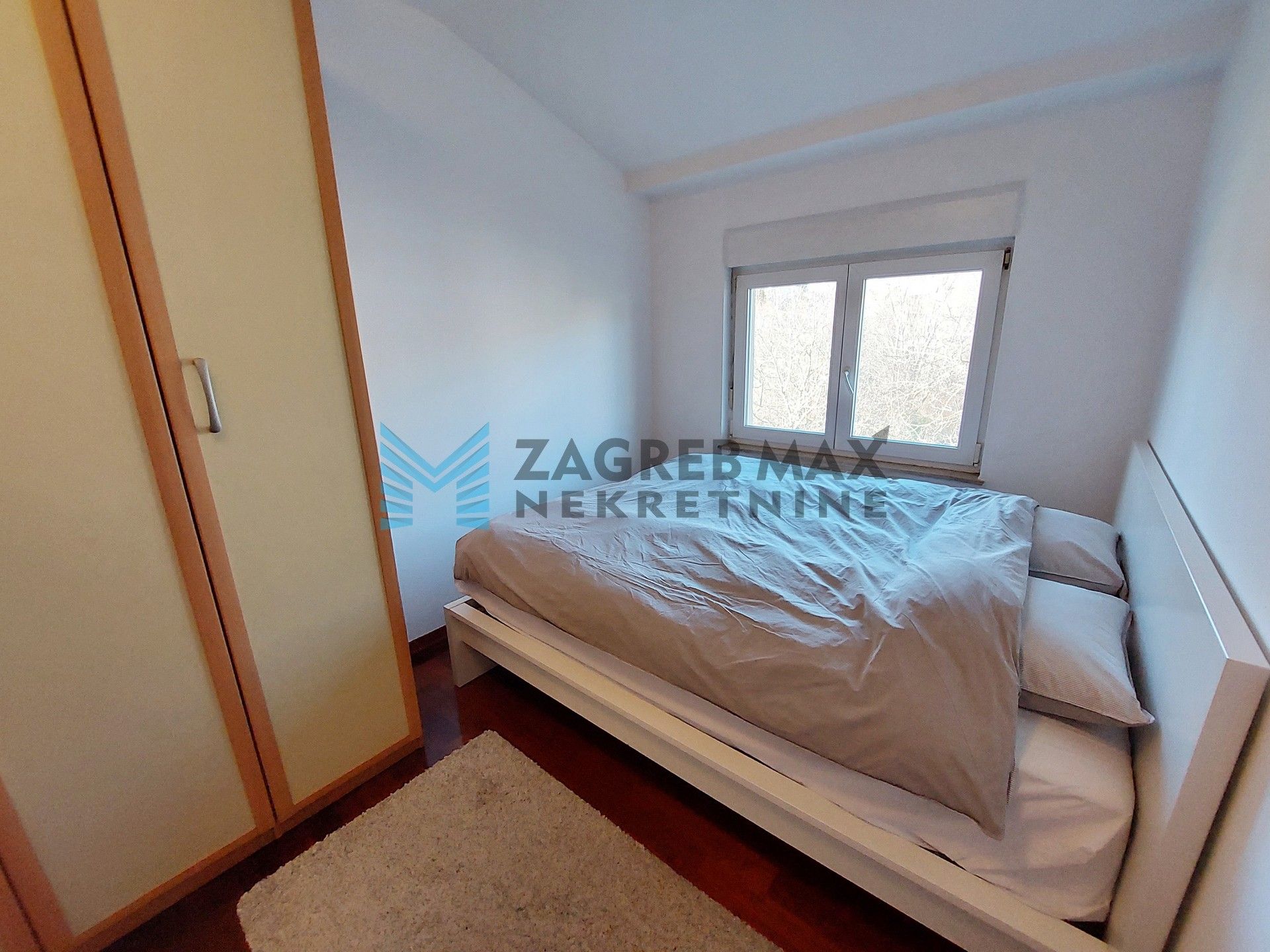 Zagreb - GORNJI BUKOVAC - prostran 2-sobni, odmah useljiv, BEZ PROVIZIJE