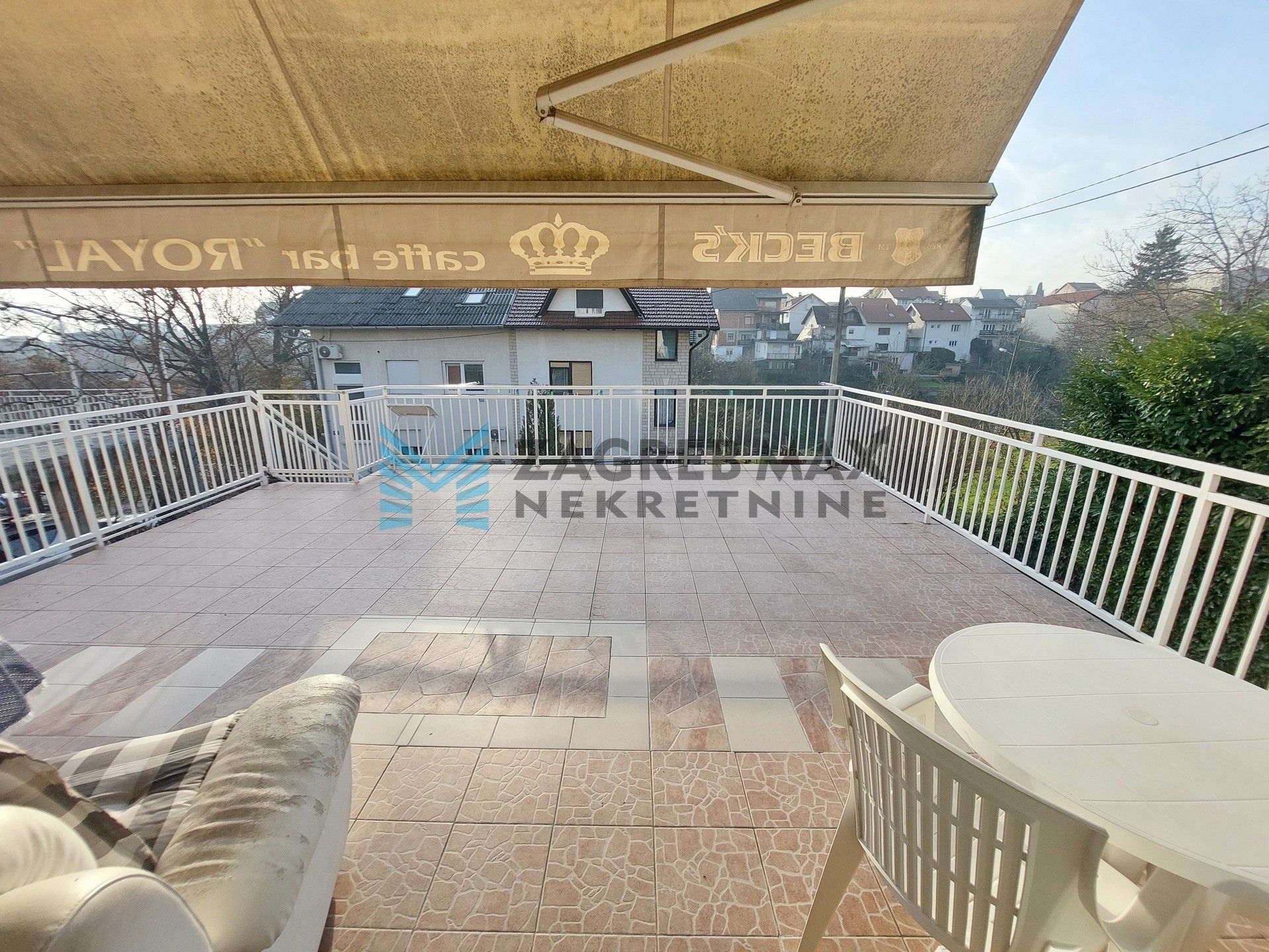 Zagreb - BUKOVAČKA - Gajščak - 3-sobni, održavan, terasa, parking