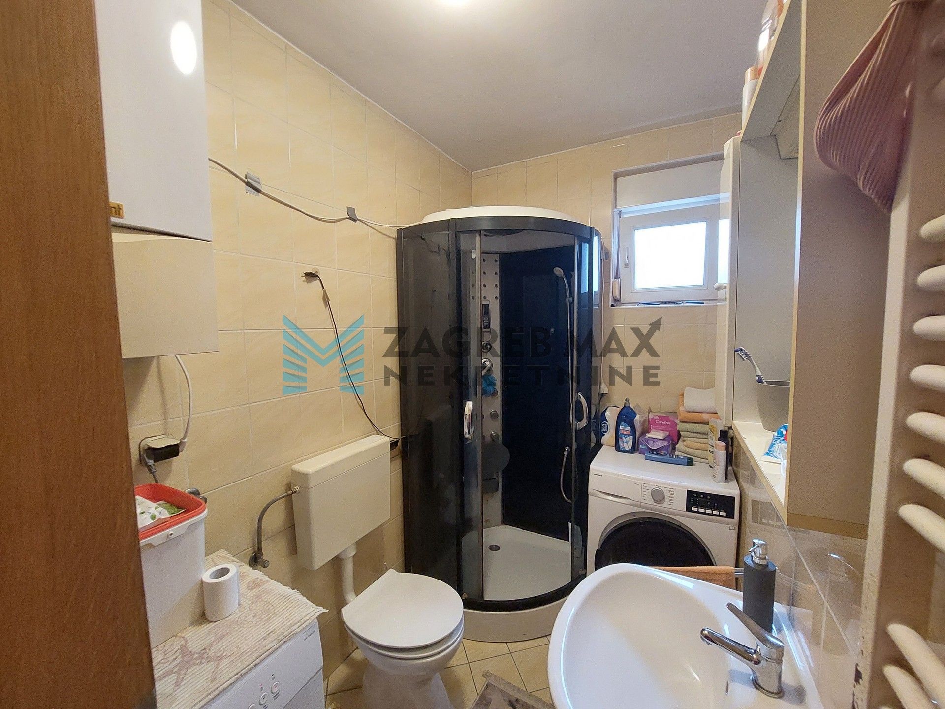 Zagreb - TRNAVA - funkcionalan, 3-sobni, parking, 2007. god.