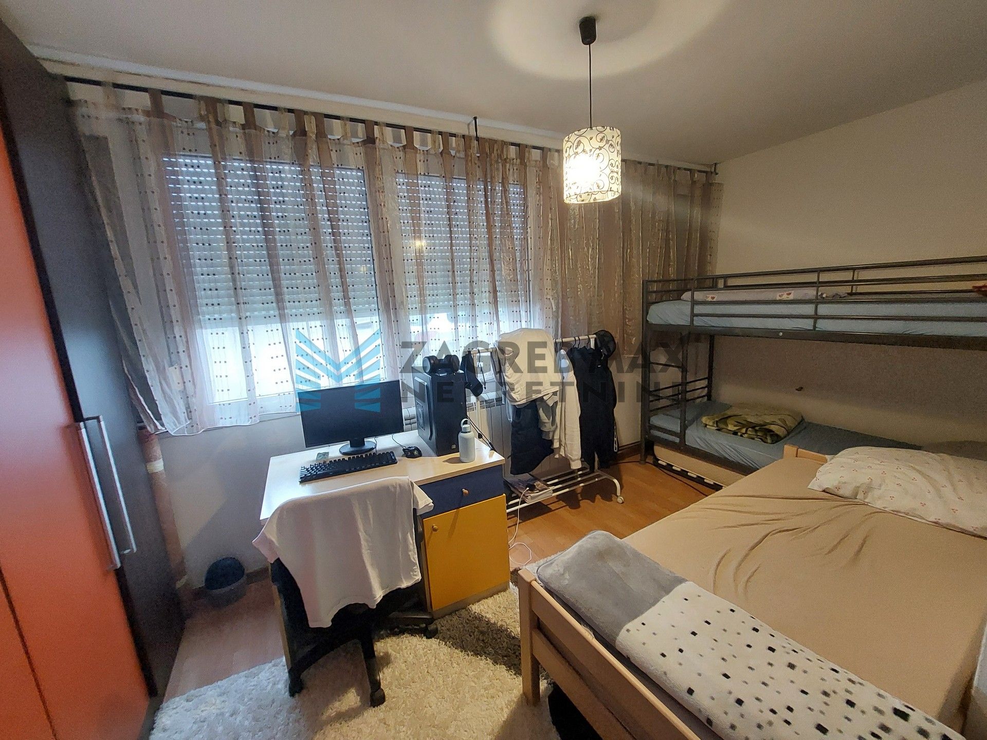 Zagreb - TRNAVA - funkcionalan, 3-sobni, parking, 2007. god.