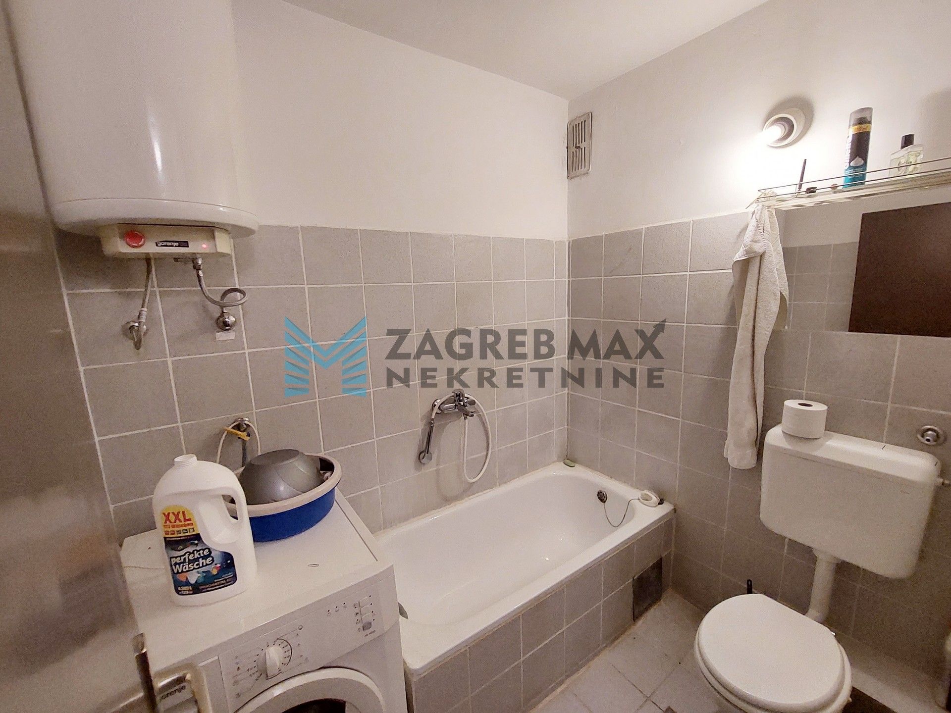 Zagreb - PEŠČENICA - Racinova - prostran, 2-sobni, spremište