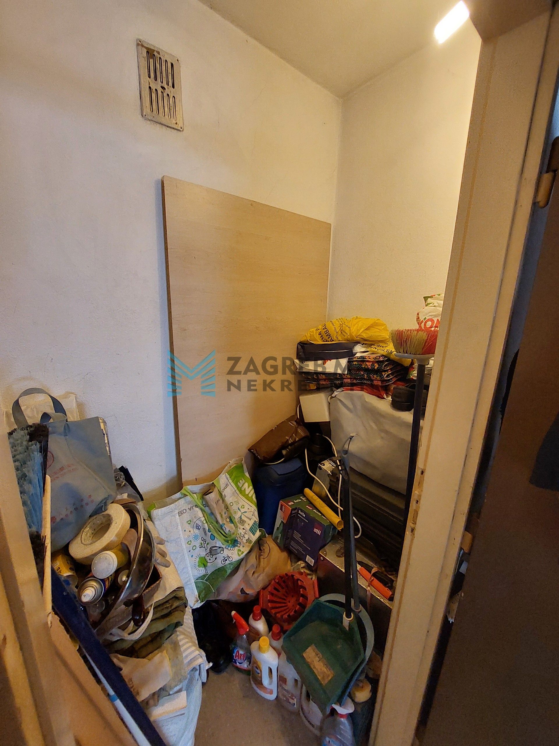 Zagreb - PEŠČENICA - Racinova - prostran, 2-sobni, spremište