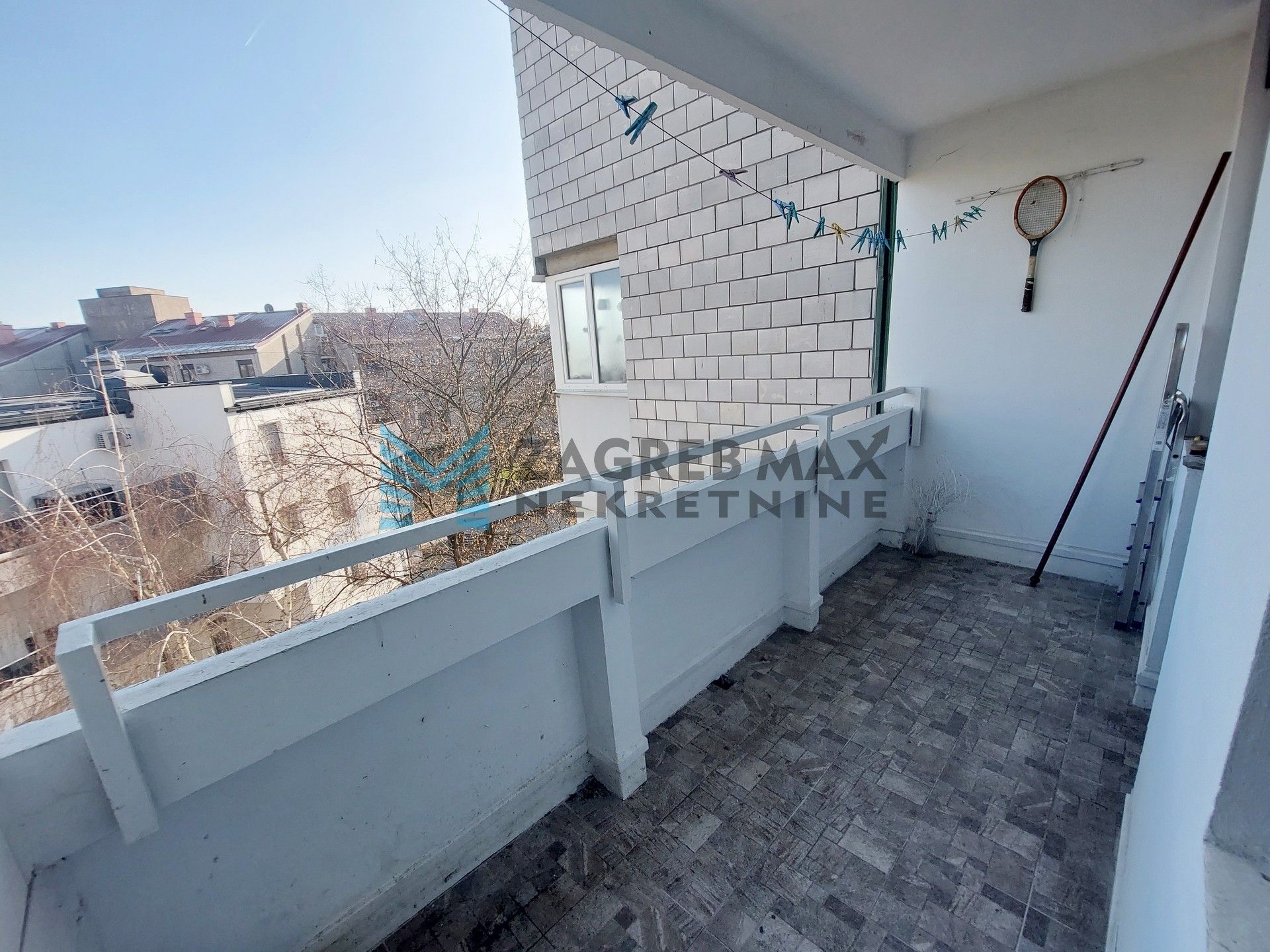 Zagreb - ŠPANSKO - S.Batušića - prostran, 3-sobni, lođa