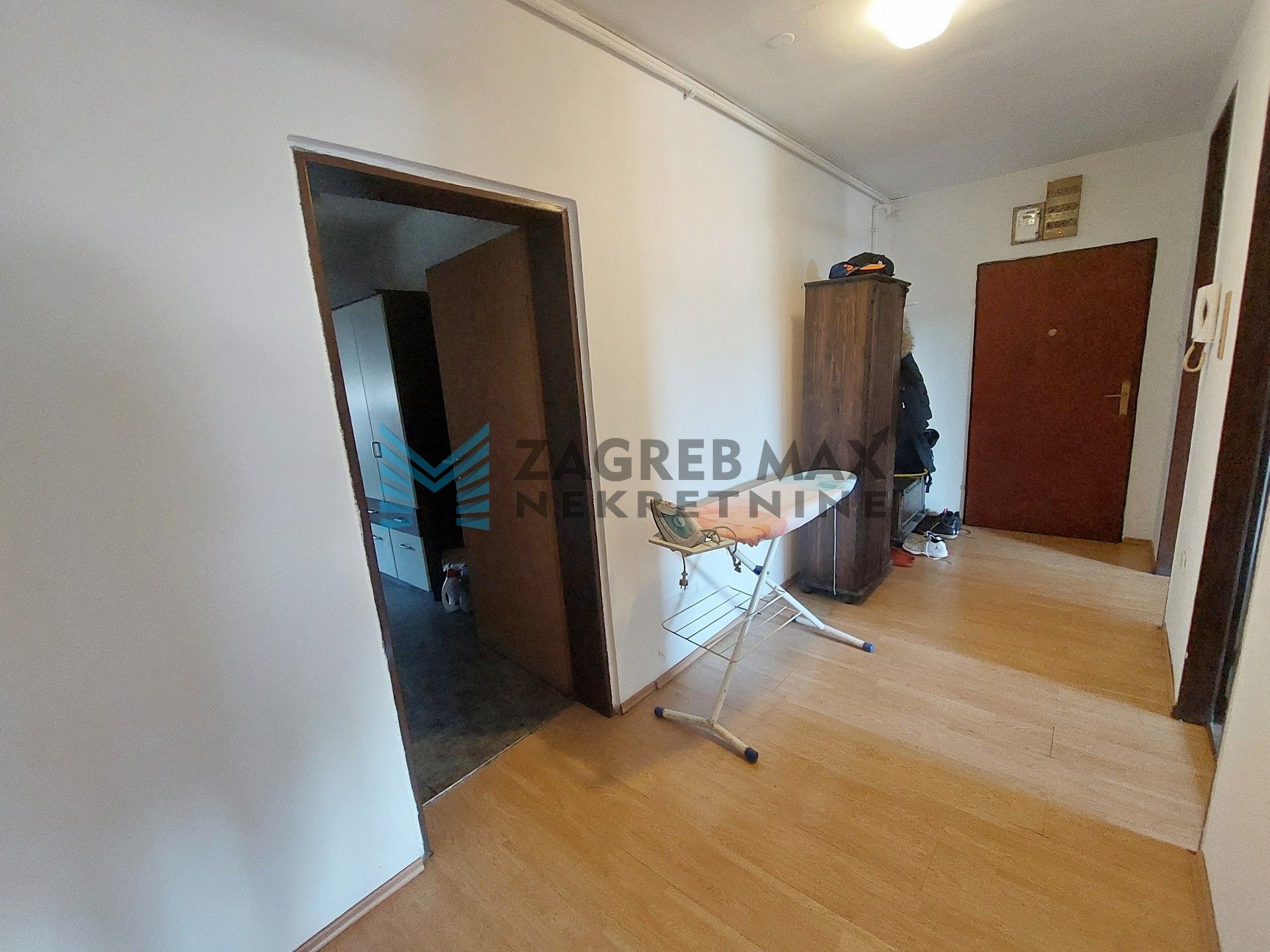 Zagreb - ŠPANSKO - S.Batušića - prostran, 3-sobni, lođa