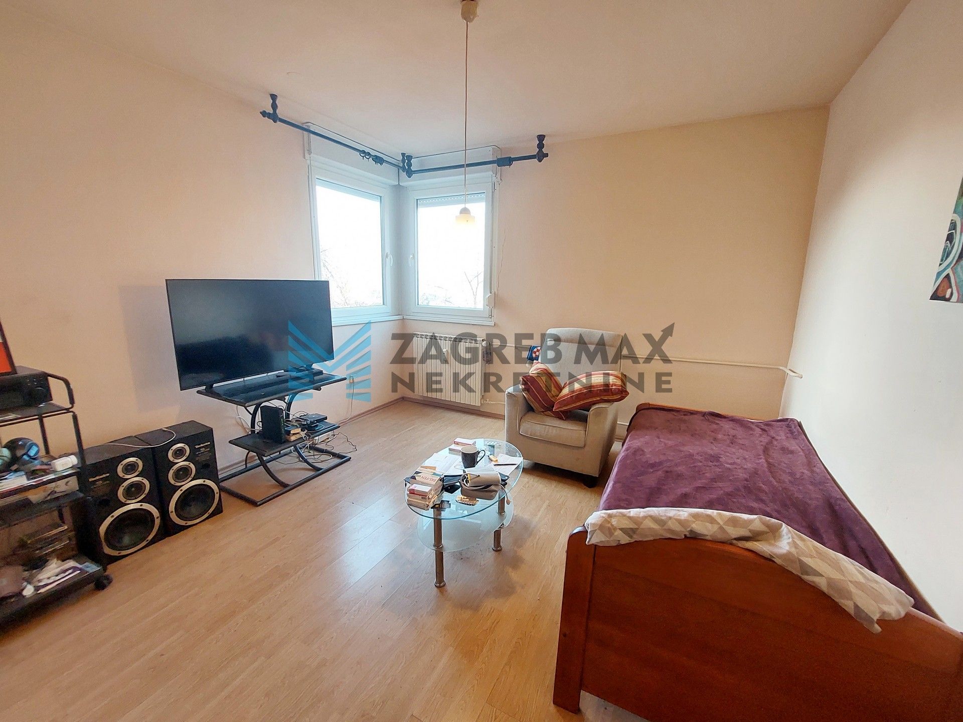 Zagreb - ŠPANSKO - S.Batušića - prostran, 3-sobni, lođa