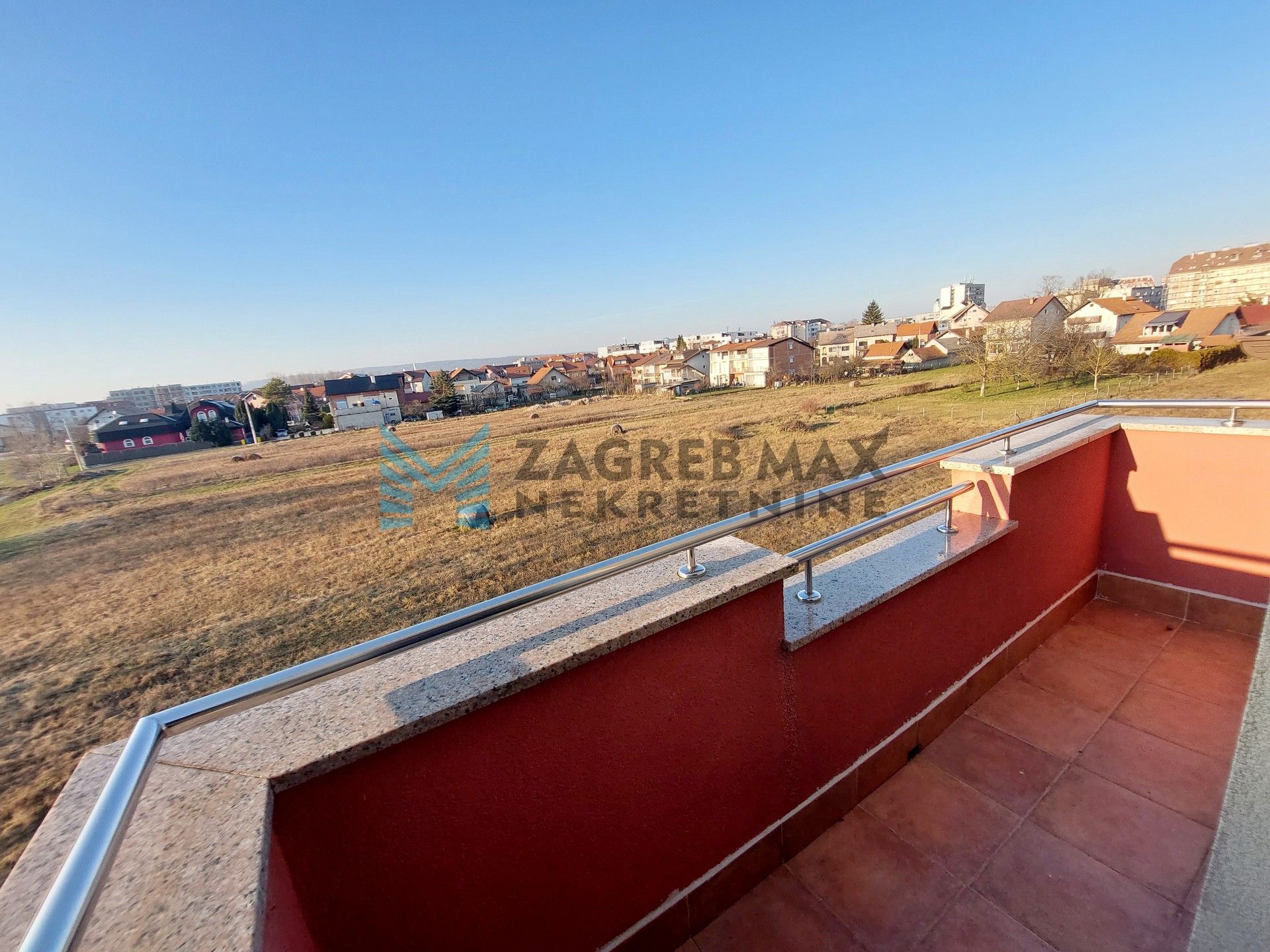 Zagreb - ZAPREŠIĆ - Tržna - prostran, 3-sobni, parking, 2 balkona