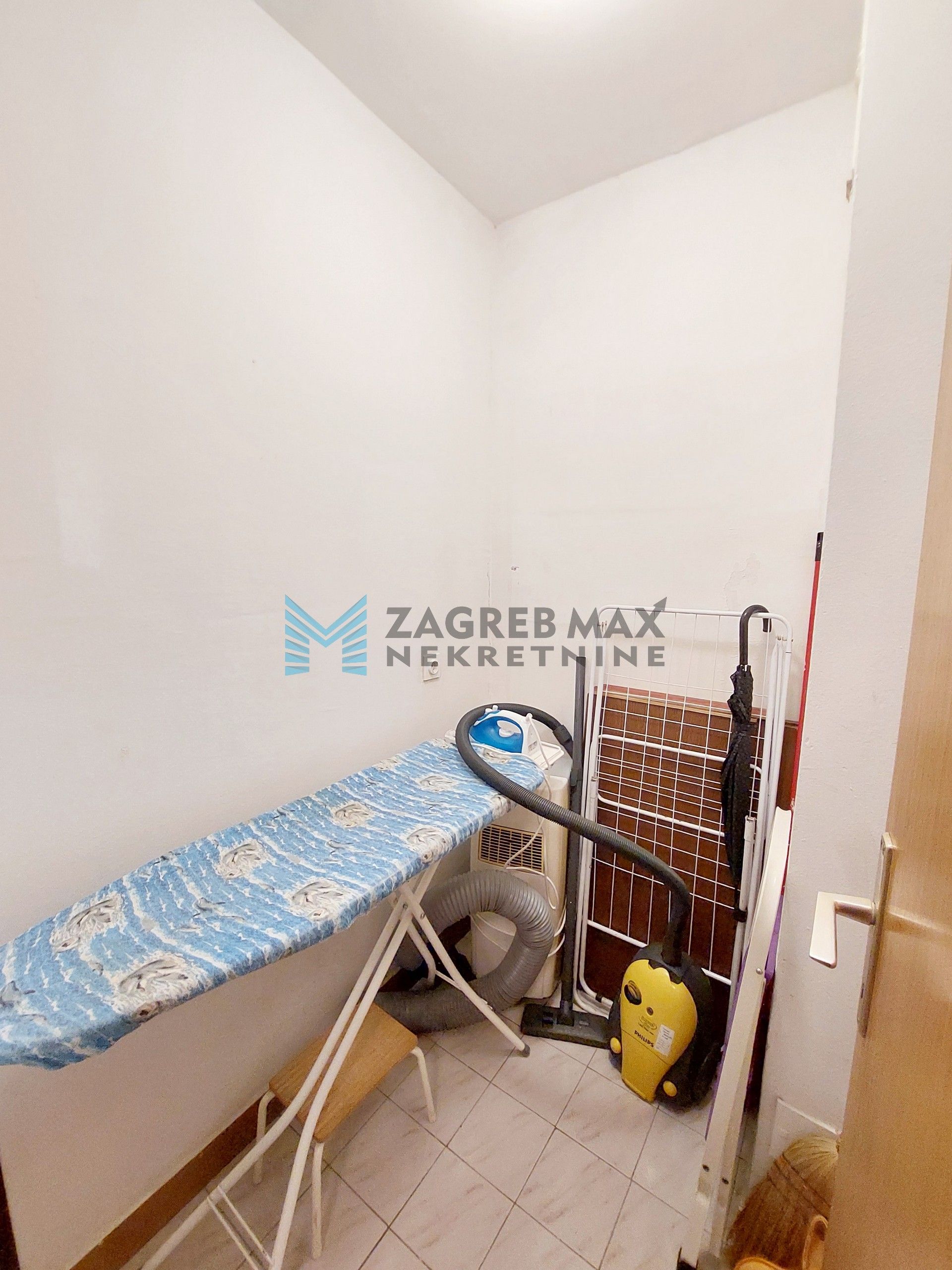 Zagreb - TREŠNJEVKA - Tratinska - 1-soban, spremište, odmah useljiv