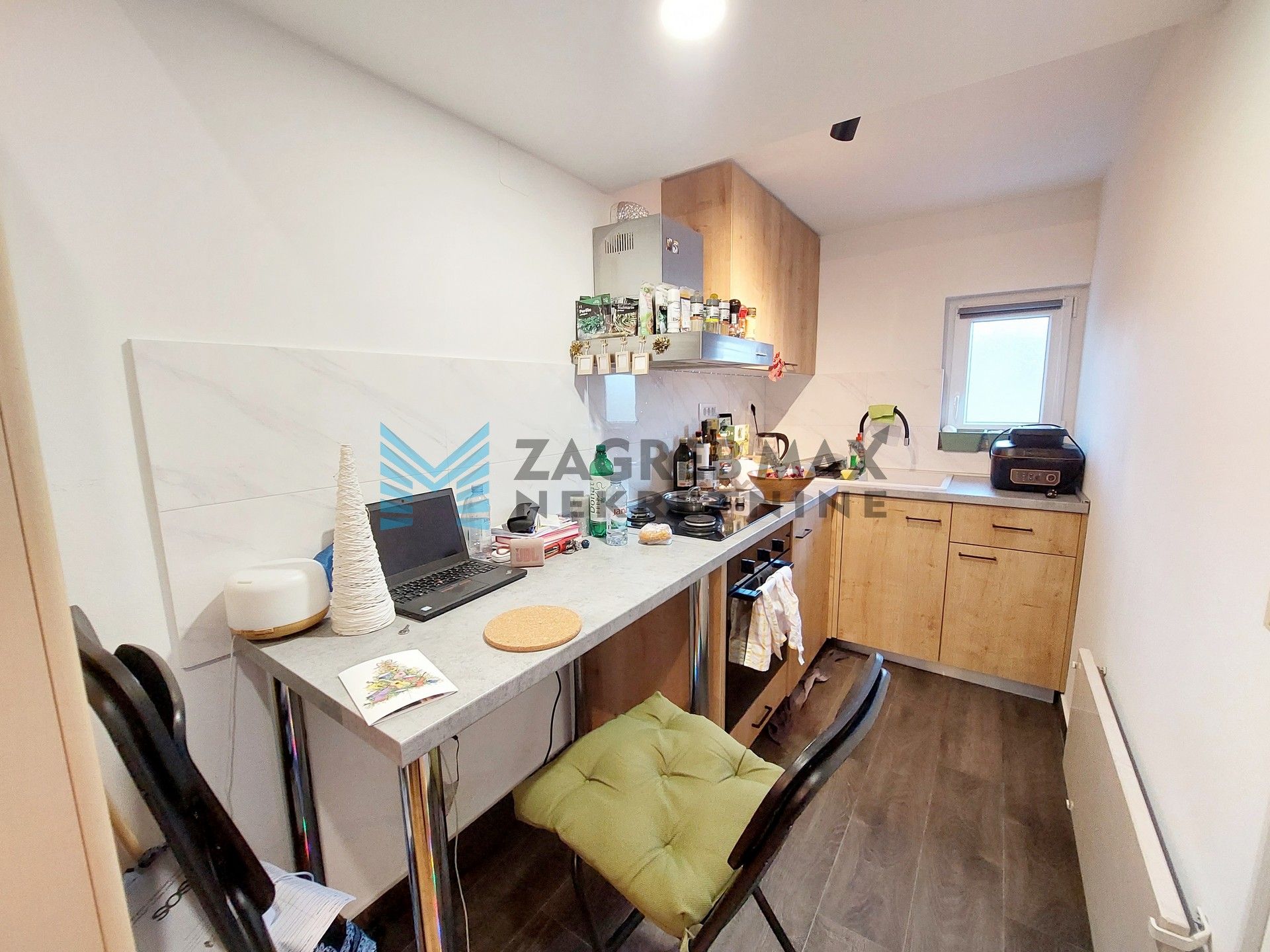 Zagreb - TREŠNJEVKA - Lovranska - garsonijera, novo adaptiran, parking