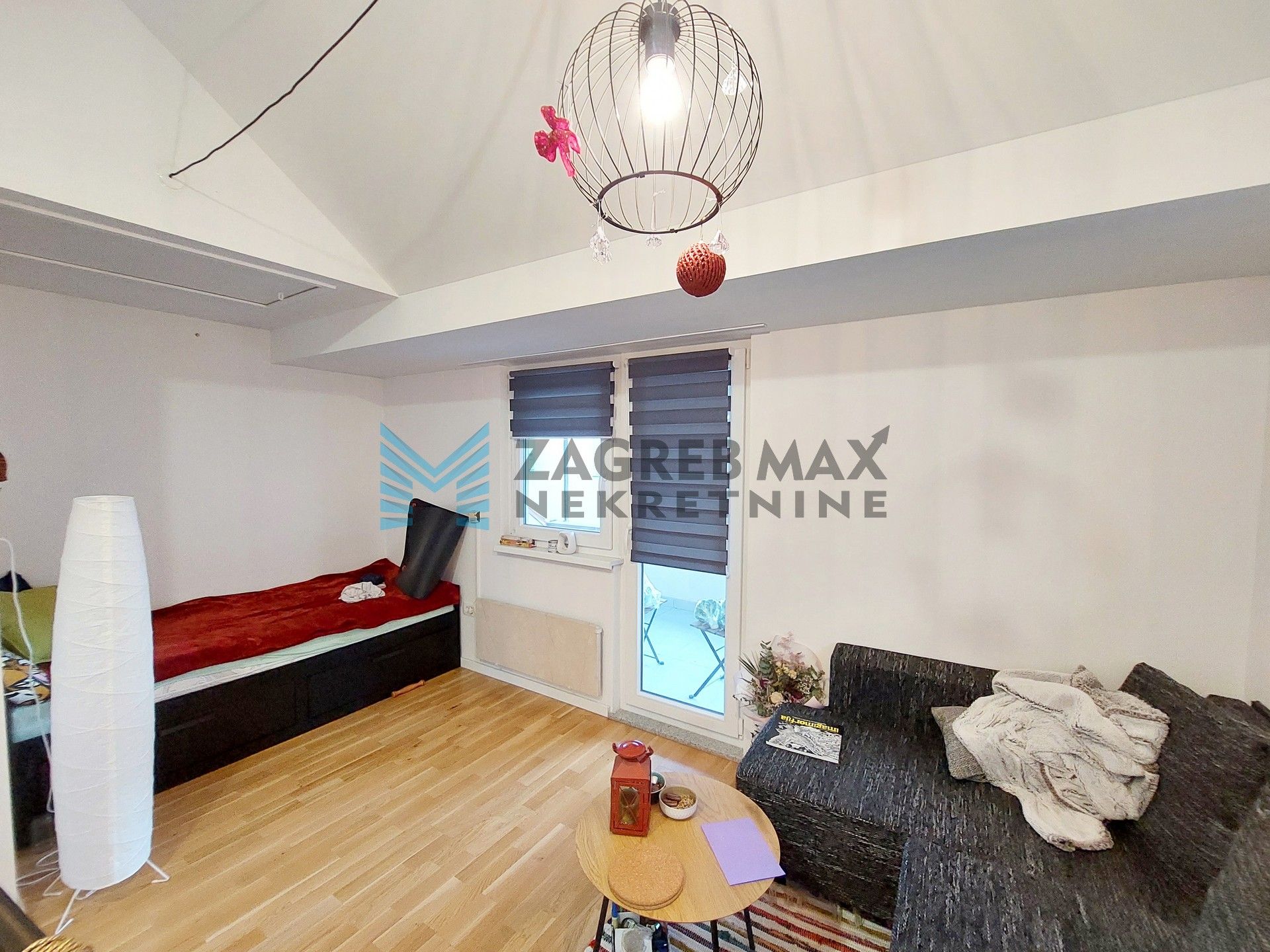 Zagreb - TREŠNJEVKA - Lovranska - garsonijera, novo adaptiran, parking