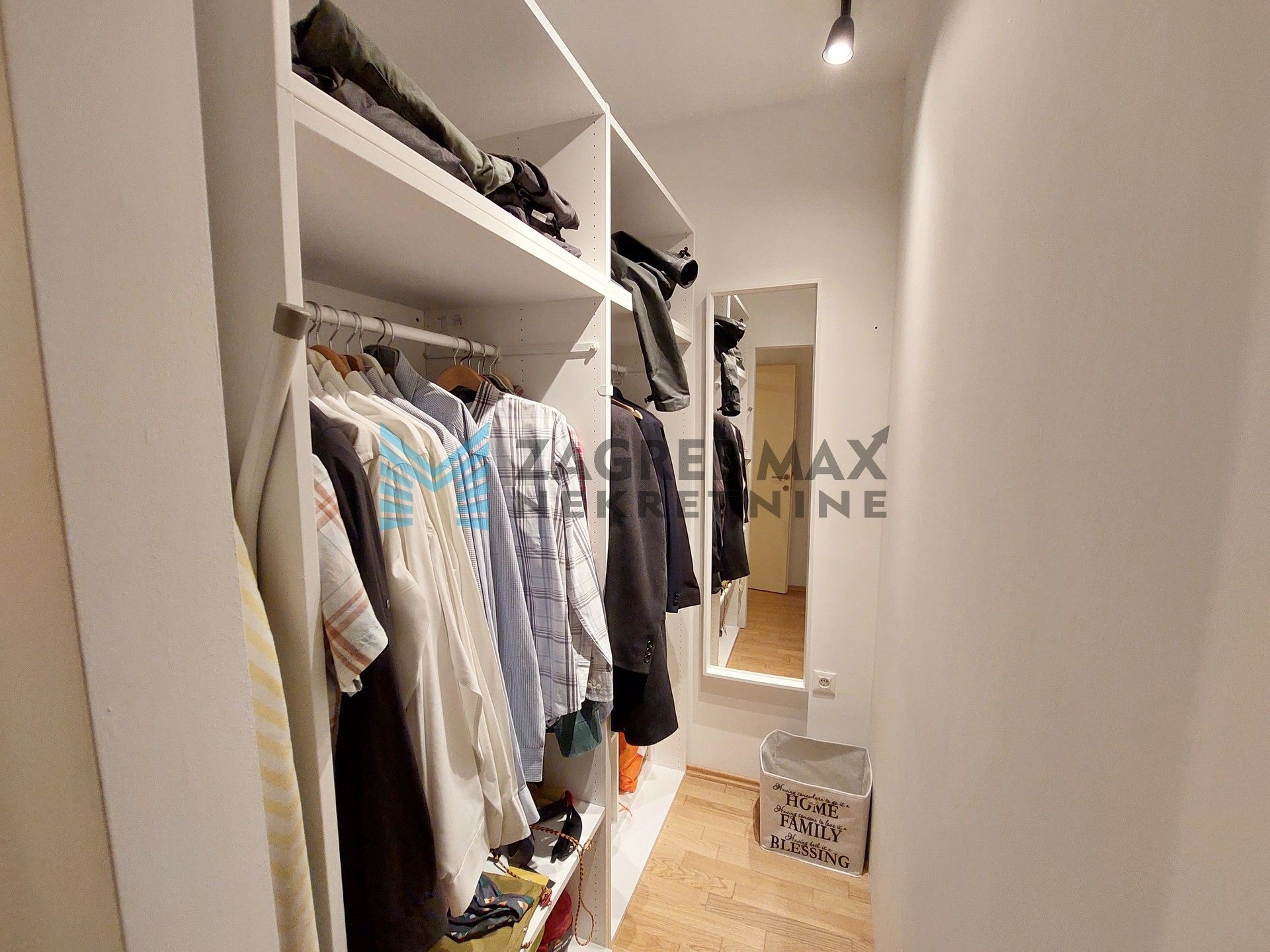 Zagreb - RAVNICE - Albrechtova - 3-sobni, prostran, balkon, mirno okruženje