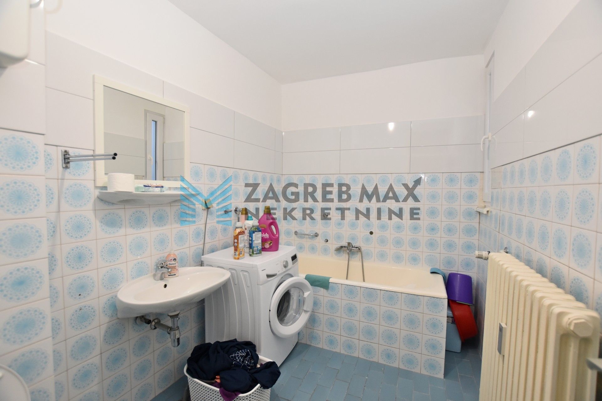 Zagreb - TREŠNJEVKA - Nehajska, odmah useljiv, zgrada s liftom