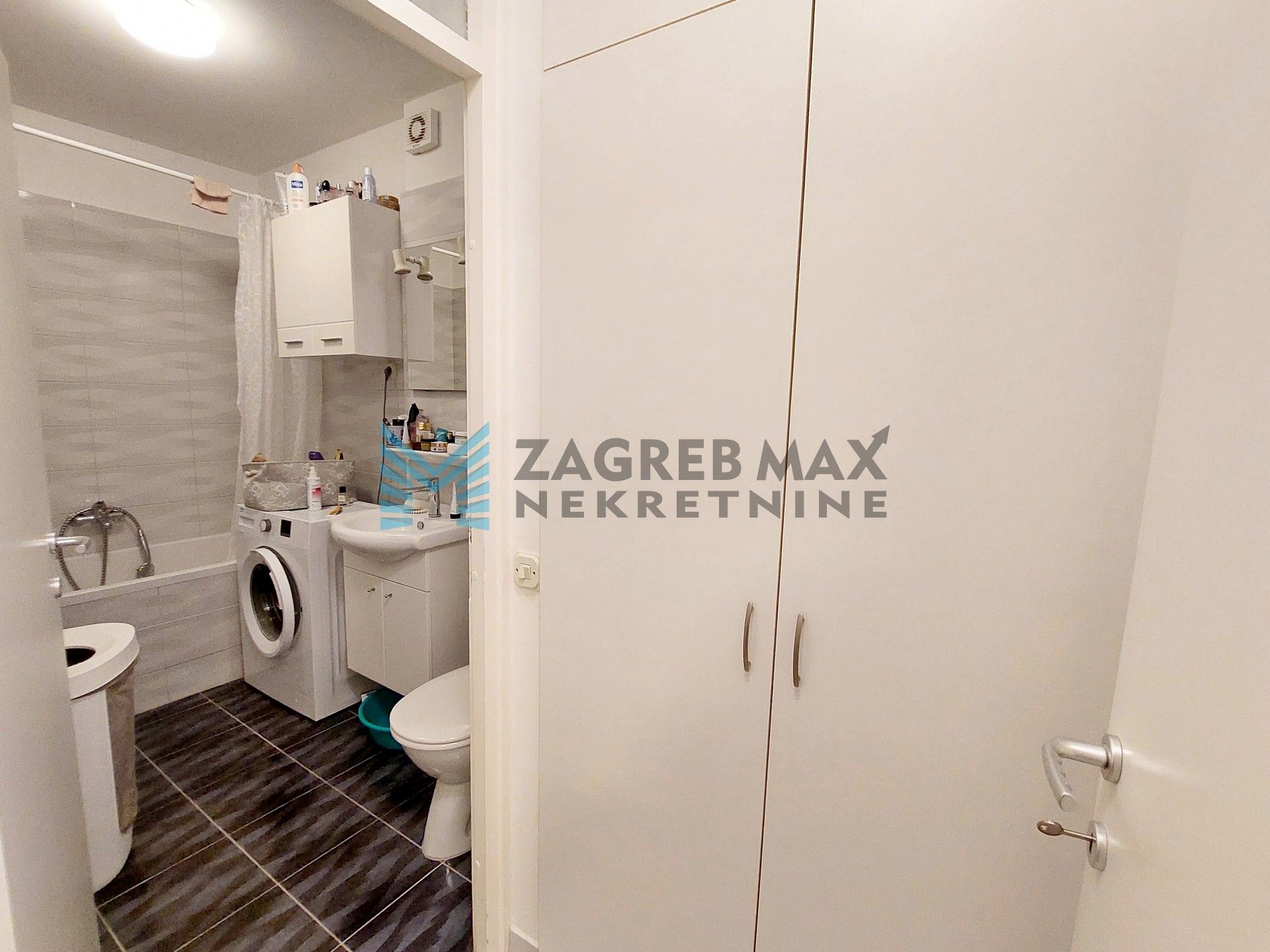 Zagreb - DUGAVE - V.Frane Gotovca - 2-sobni, renoviran, uređen, komforan