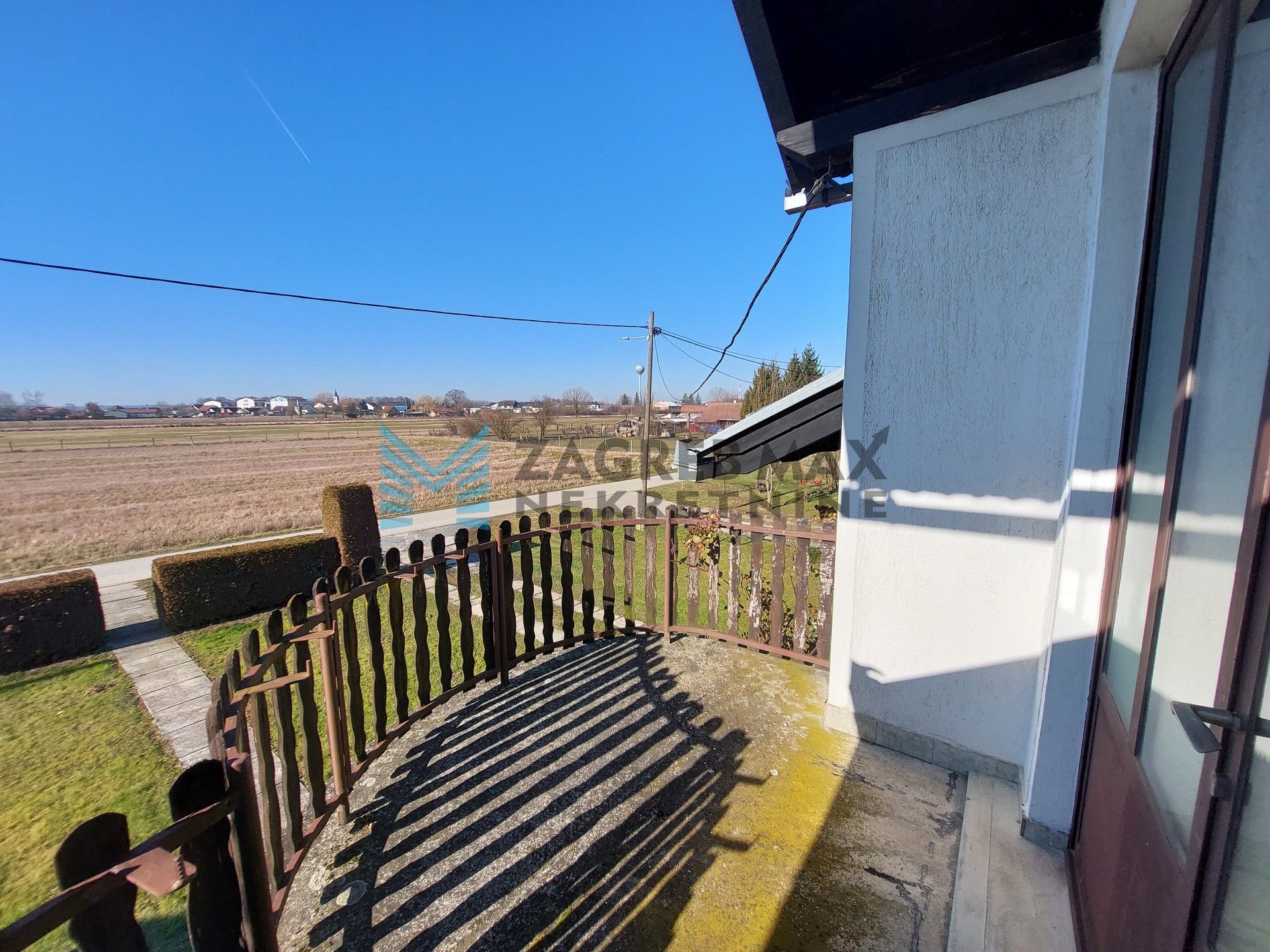 Zagreb - GAREŠNIČKI BRESTOVAC - kuća, gospodarski objekt, dvorište, 1029m2