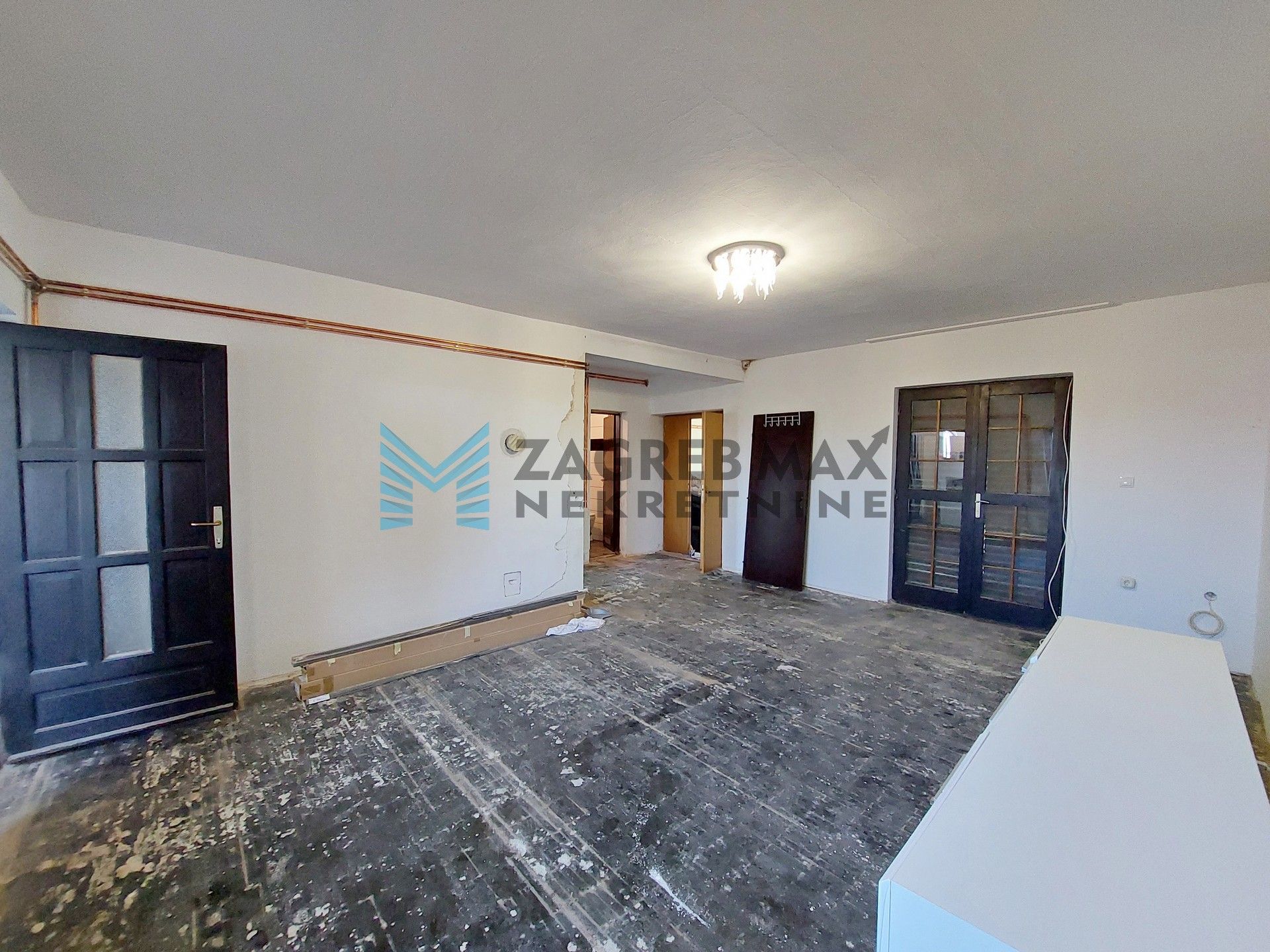 Zagreb - GAREŠNIČKI BRESTOVAC - kuća, gospodarski objekt, dvorište, 1029m2