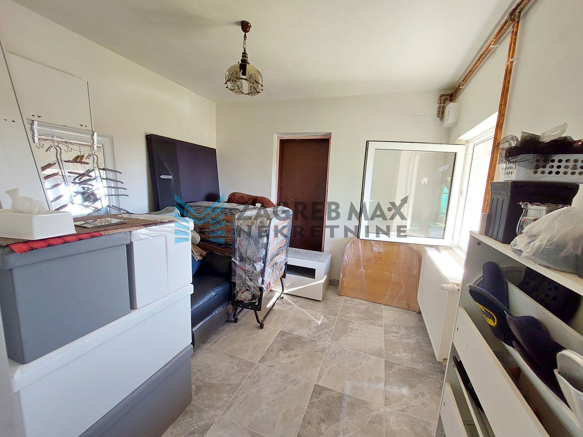 Zagreb - GAREŠNIČKI BRESTOVAC - kuća, gospodarski objekt, dvorište, 1029m2