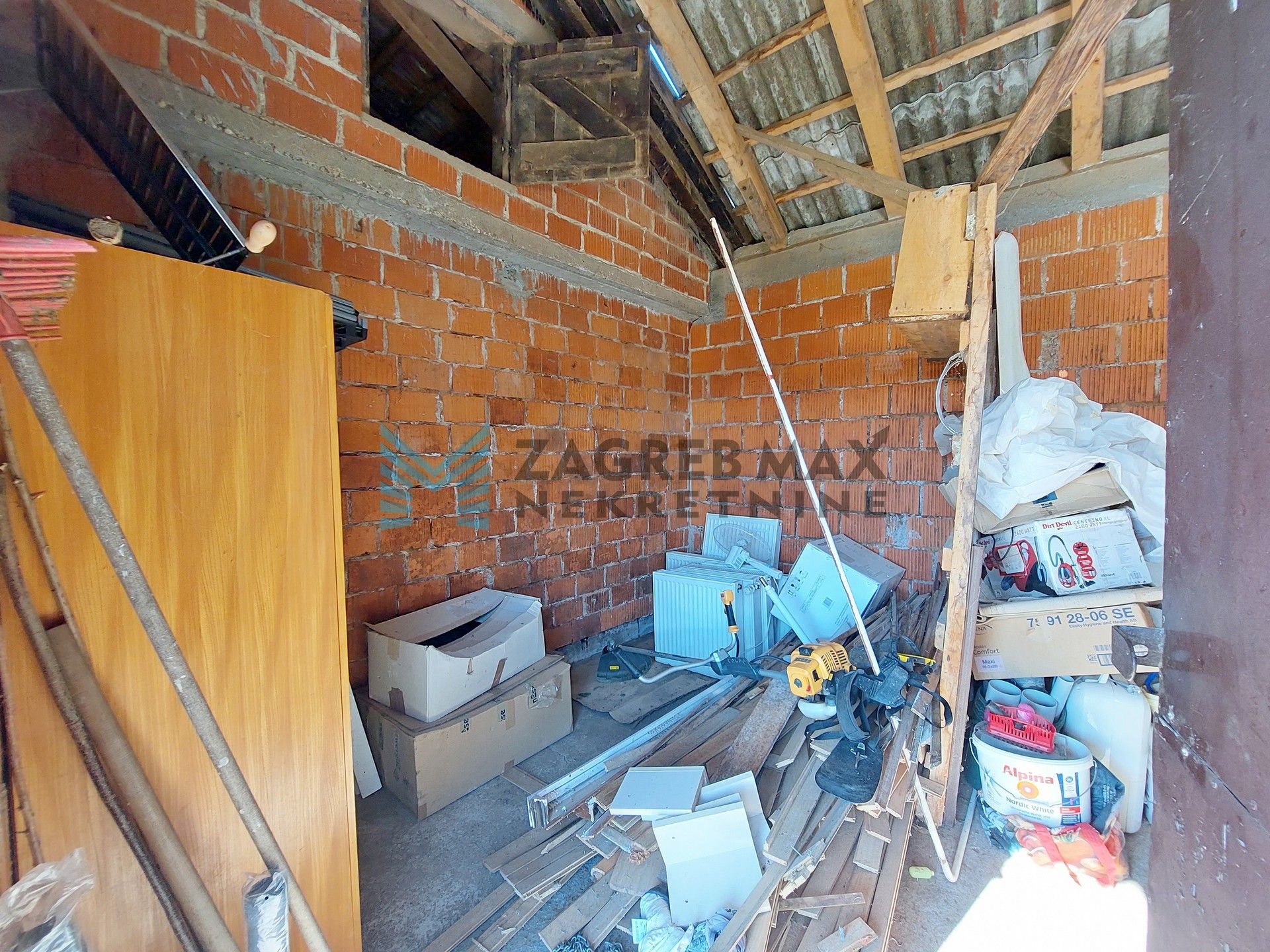 Zagreb - GAREŠNIČKI BRESTOVAC - kuća, gospodarski objekt, dvorište, 1029m2