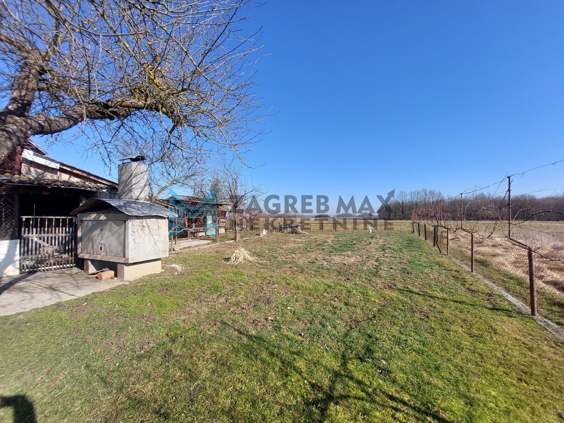 Zagreb - GAREŠNIČKI BRESTOVAC - kuća, gospodarski objekt, dvorište, 1029m2