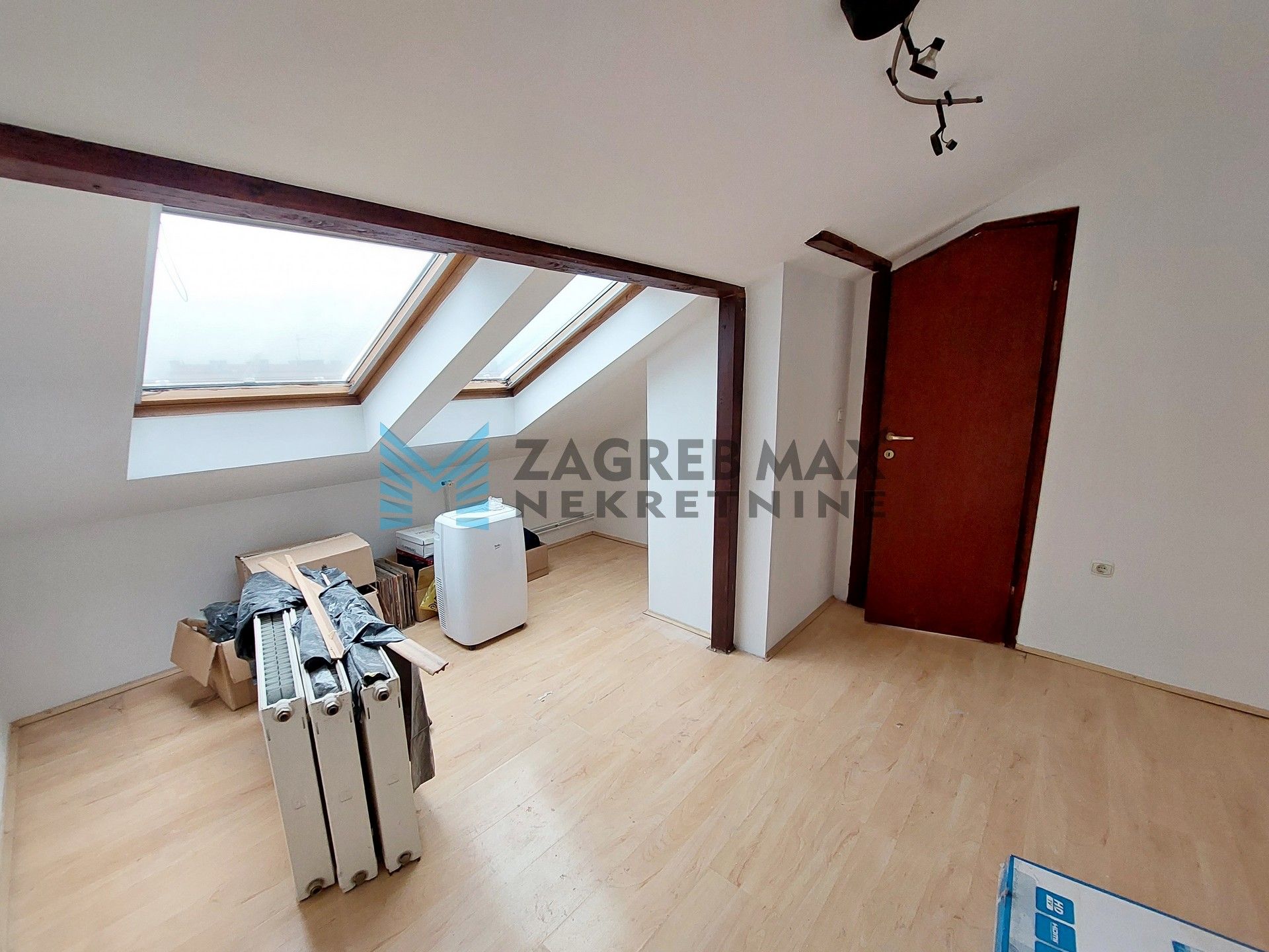 Zagreb - MALEŠNICA - Malešnica - 4-sobni, prostran, održavan, dvoetažni