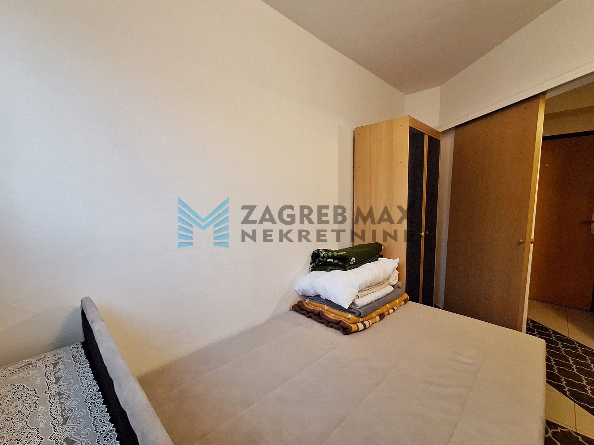 Zagreb - TREŠNJEVKA - 2-soban, odmah useljiv, niske režije, blizina Remize