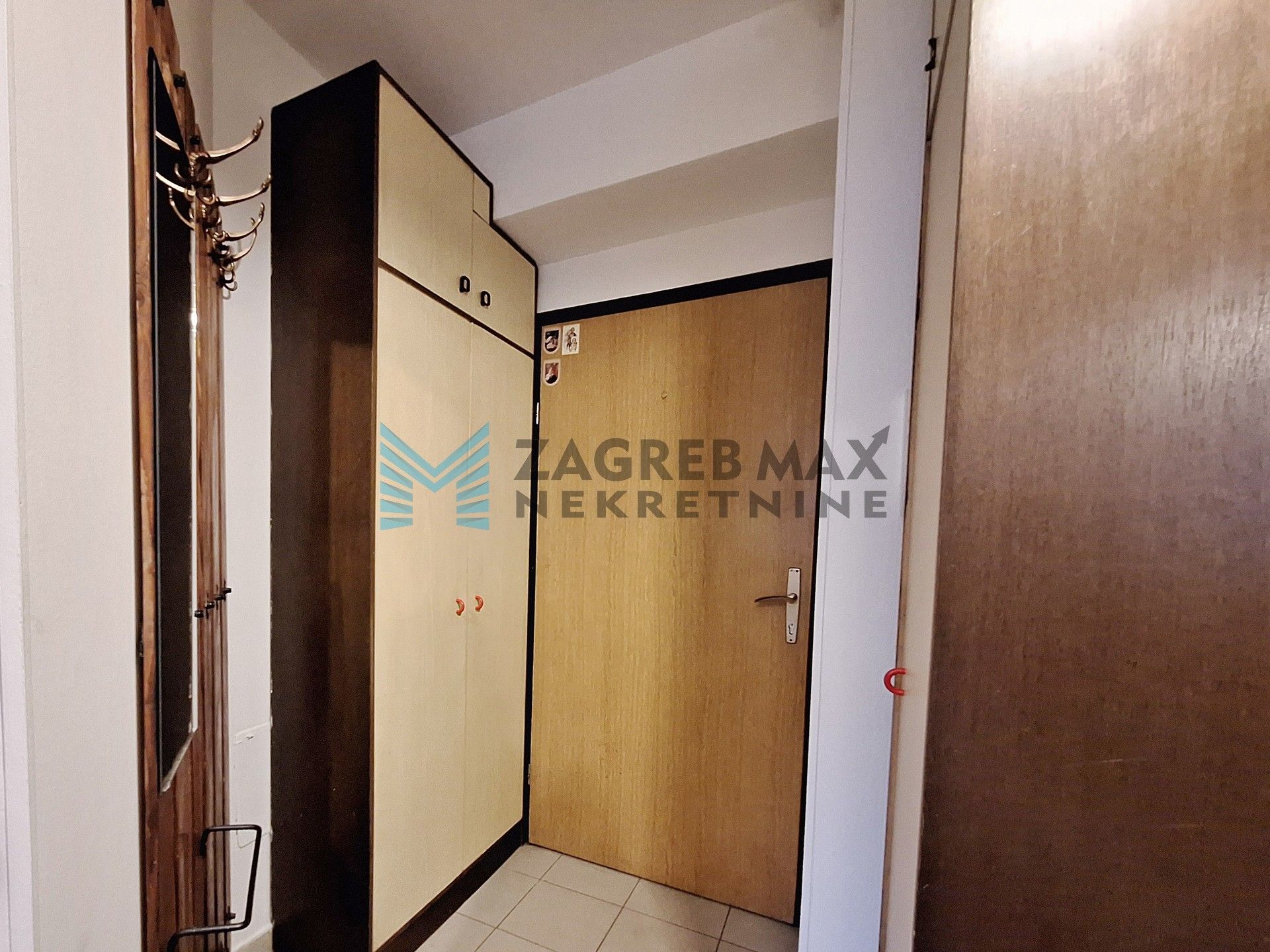 Zagreb - TREŠNJEVKA - 2-soban, odmah useljiv, niske režije, blizina Remize