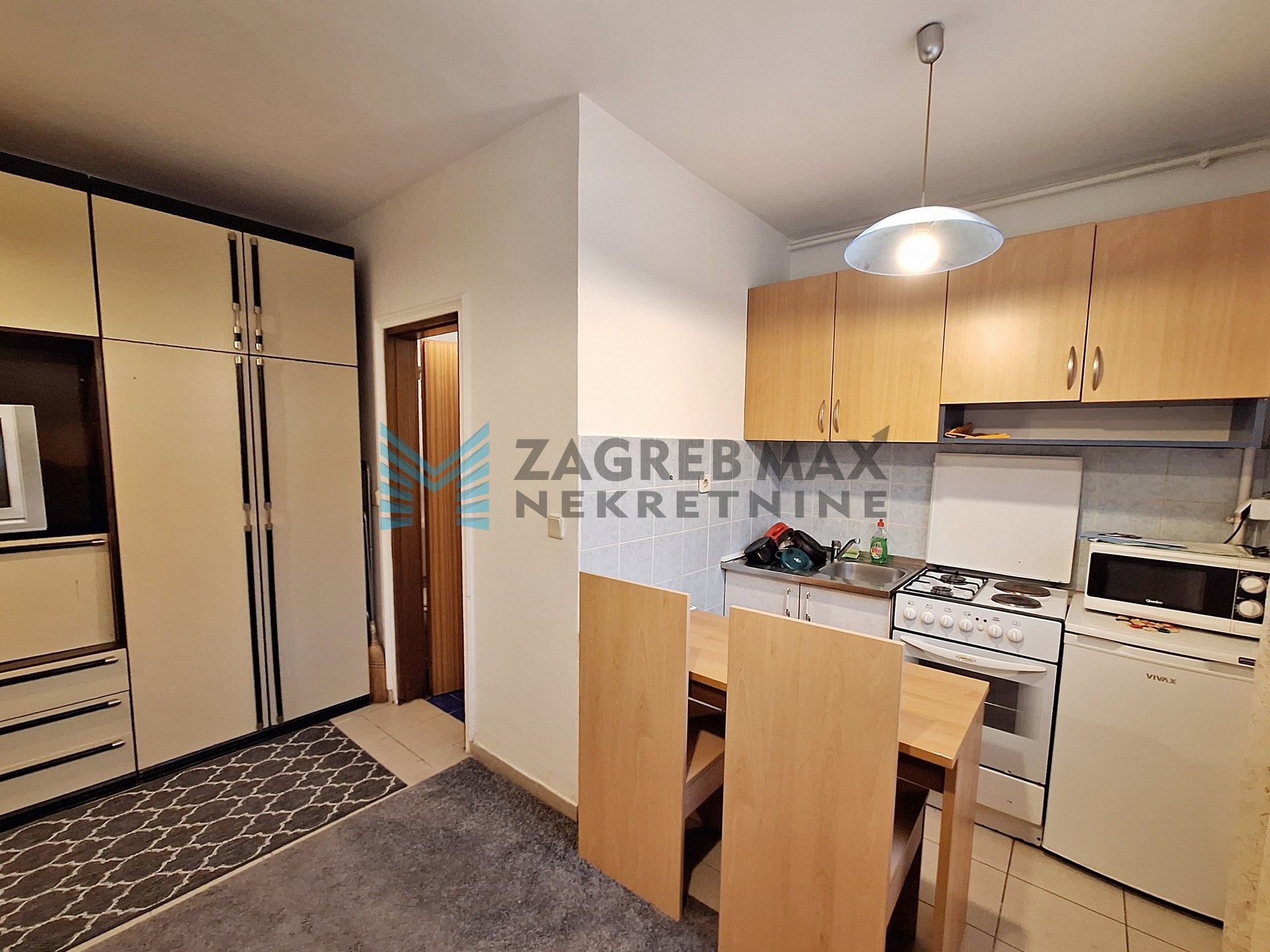 Zagreb - TREŠNJEVKA - 2-soban, odmah useljiv, niske režije, blizina Remize