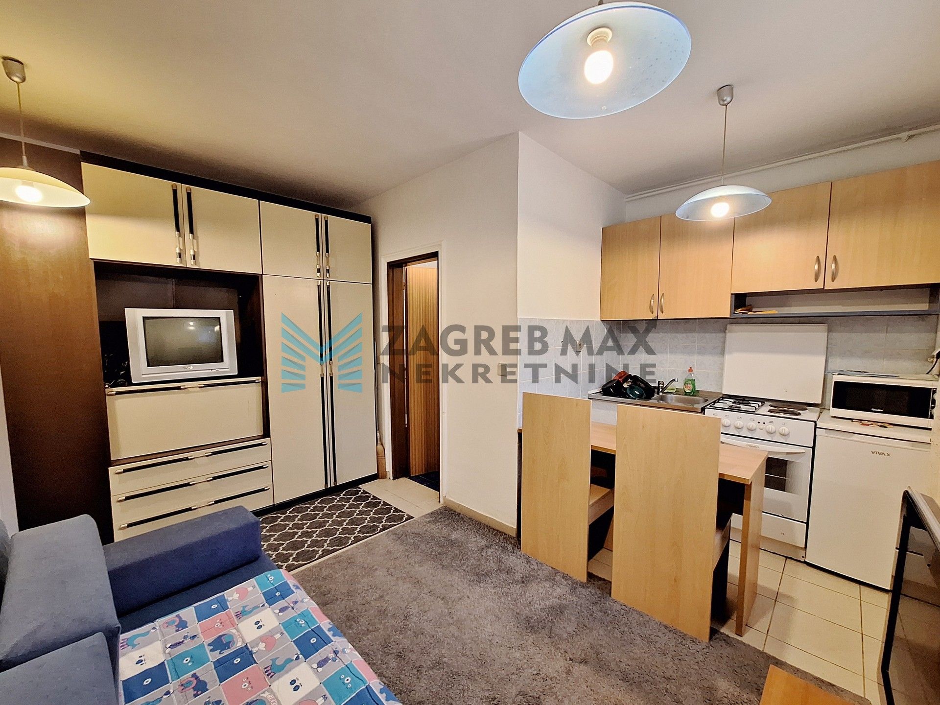 Zagreb - TREŠNJEVKA - 2-soban, odmah useljiv, niske režije, blizina Remize