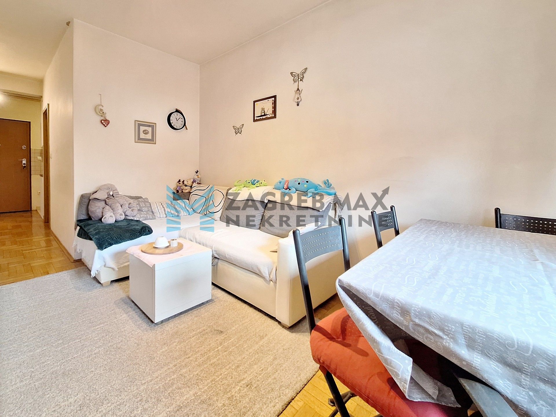 Zagreb - GAJNICE - Gavanovačka - 2-sobni, parkirno mjesto